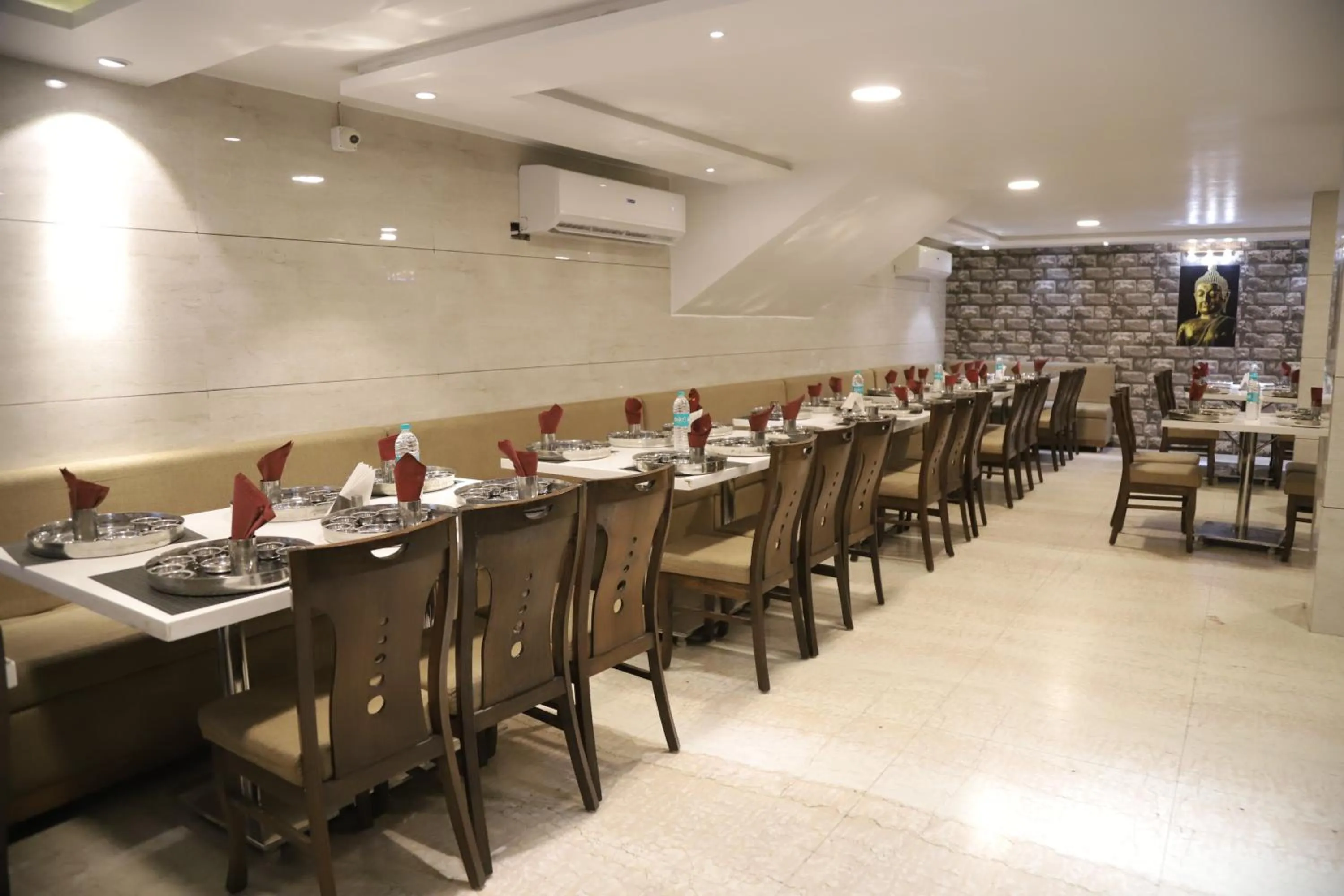 Restaurant/places to eat in The Gandhi International