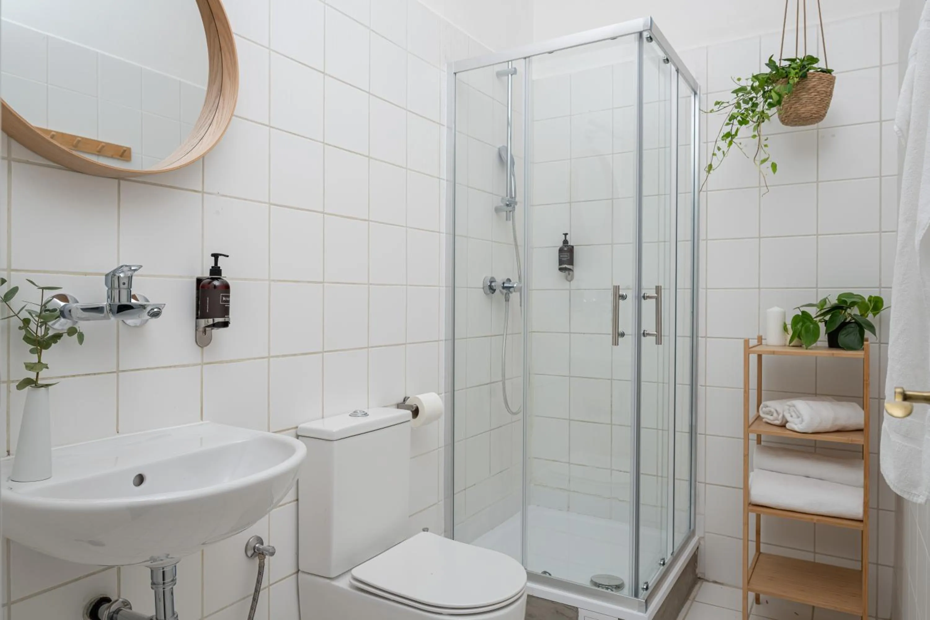 Shower in Hotel Botanica by goodnite cz