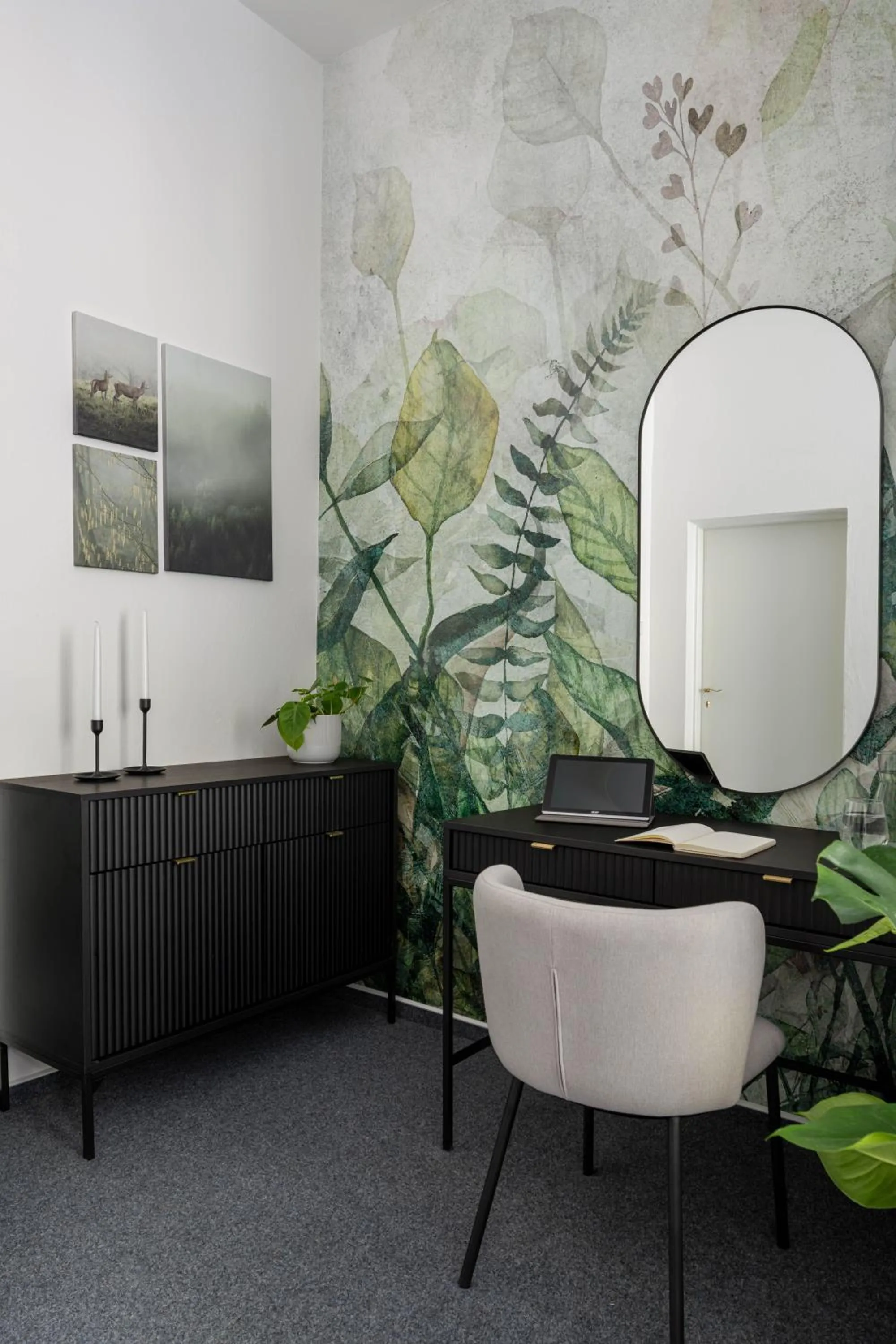 Decorative detail in Hotel Botanica by goodnite cz