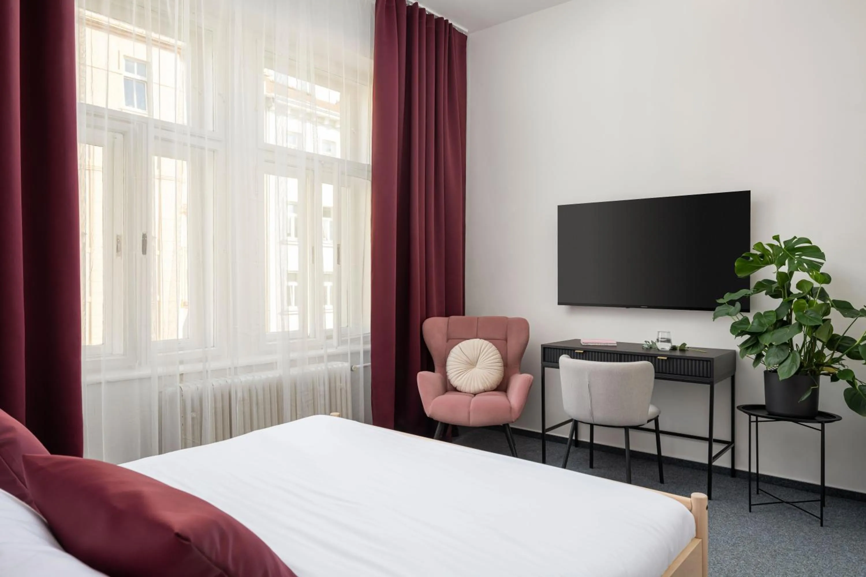 Bedroom, Bed in Hotel Botanica by goodnite cz