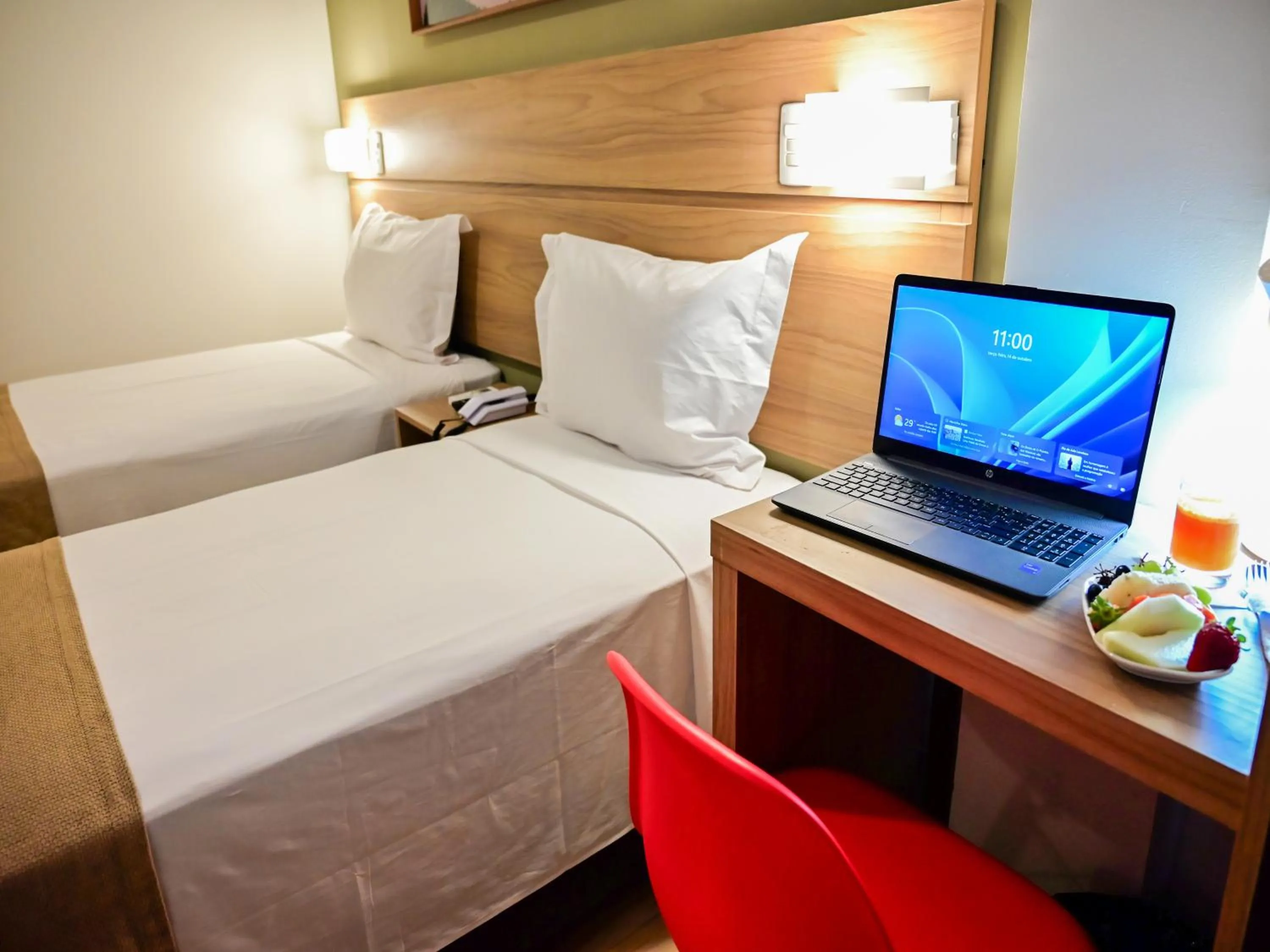 Photo of the whole room, Bed in Bristol Marambaia Belém