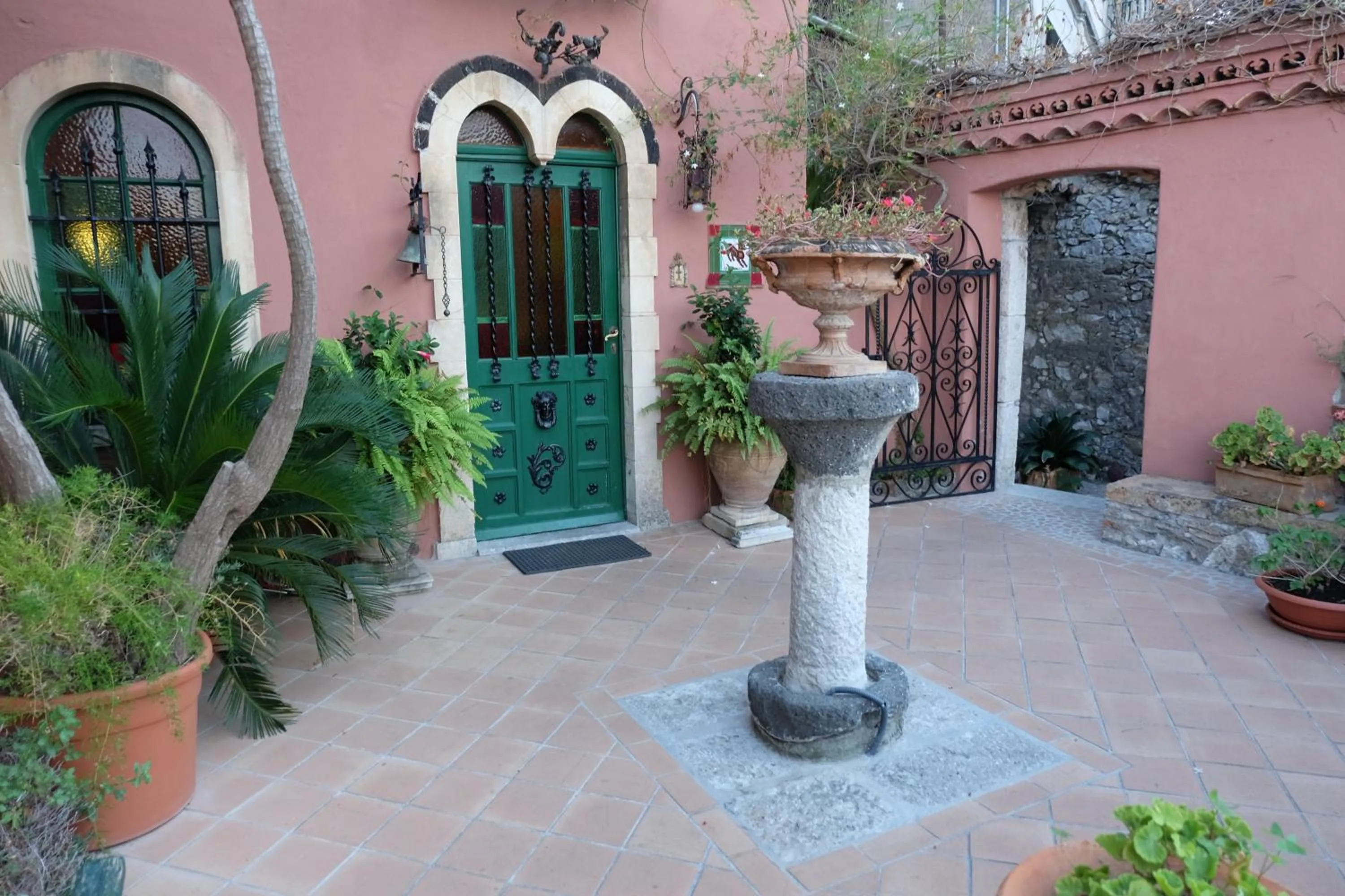 Facade/entrance in Hotel Villa Nettuno