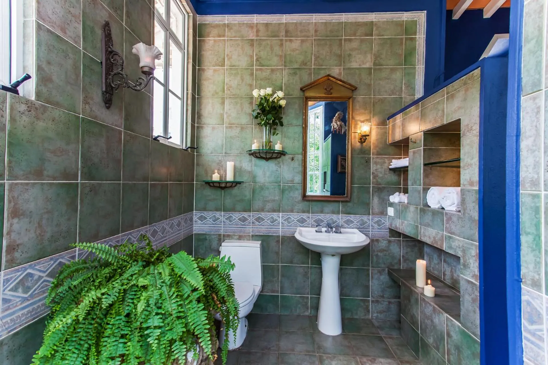 Shower in Garlands Del Rio Riverside Boutique Hotel