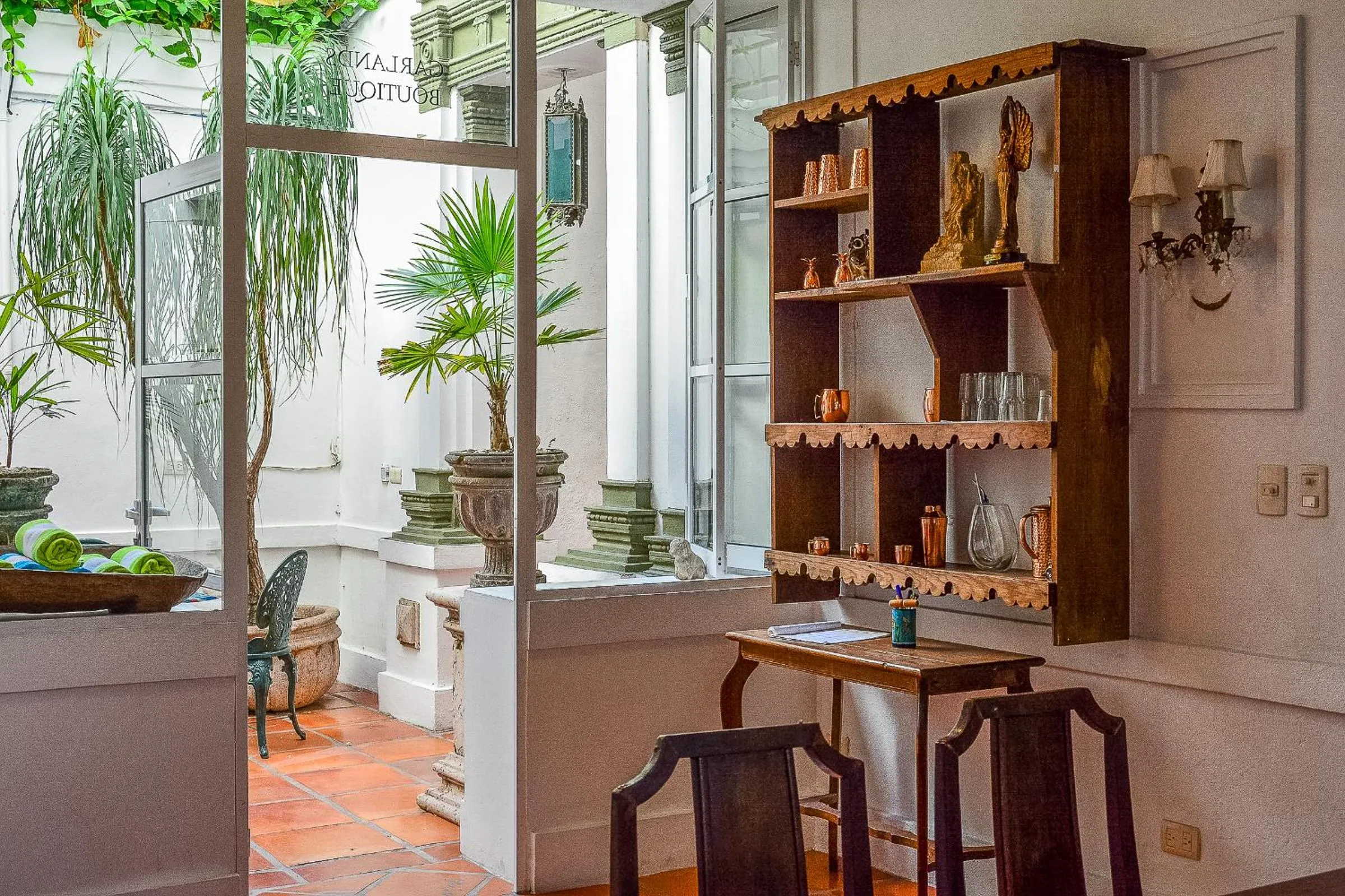 Dining area in Garlands Del Rio Riverside Boutique Hotel