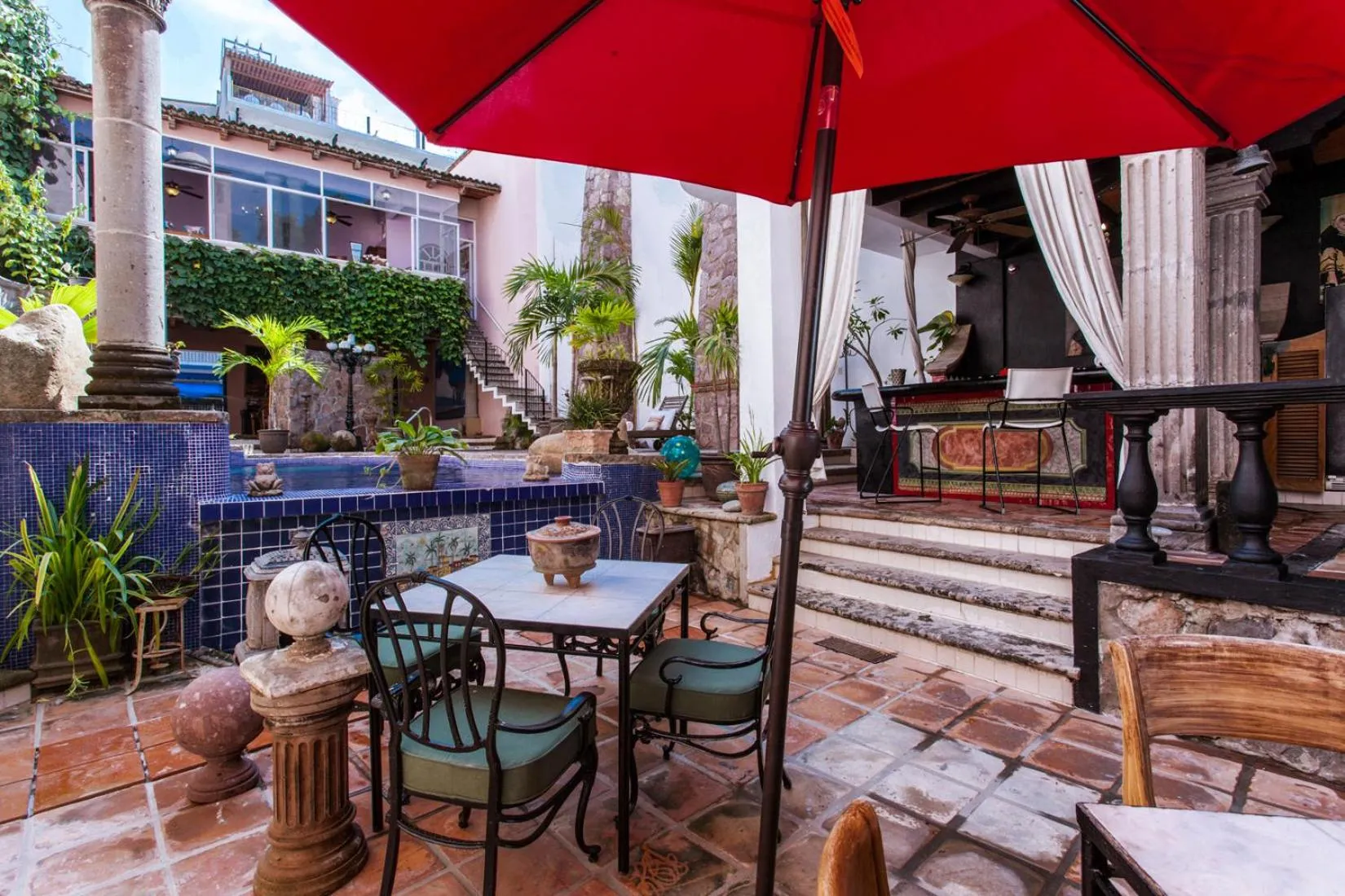 Breakfast in Garlands Del Rio Riverside Boutique Hotel