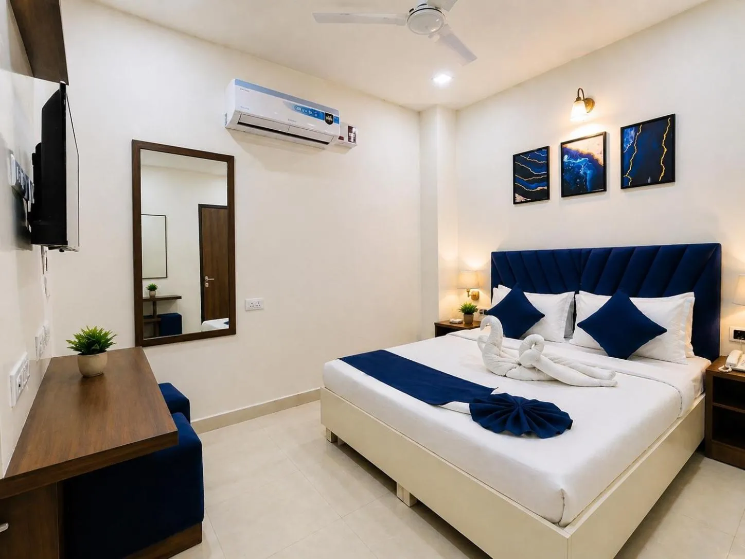 Deluxe Room - single occupancy in Paradise stays 200 Meters from Golden Temple