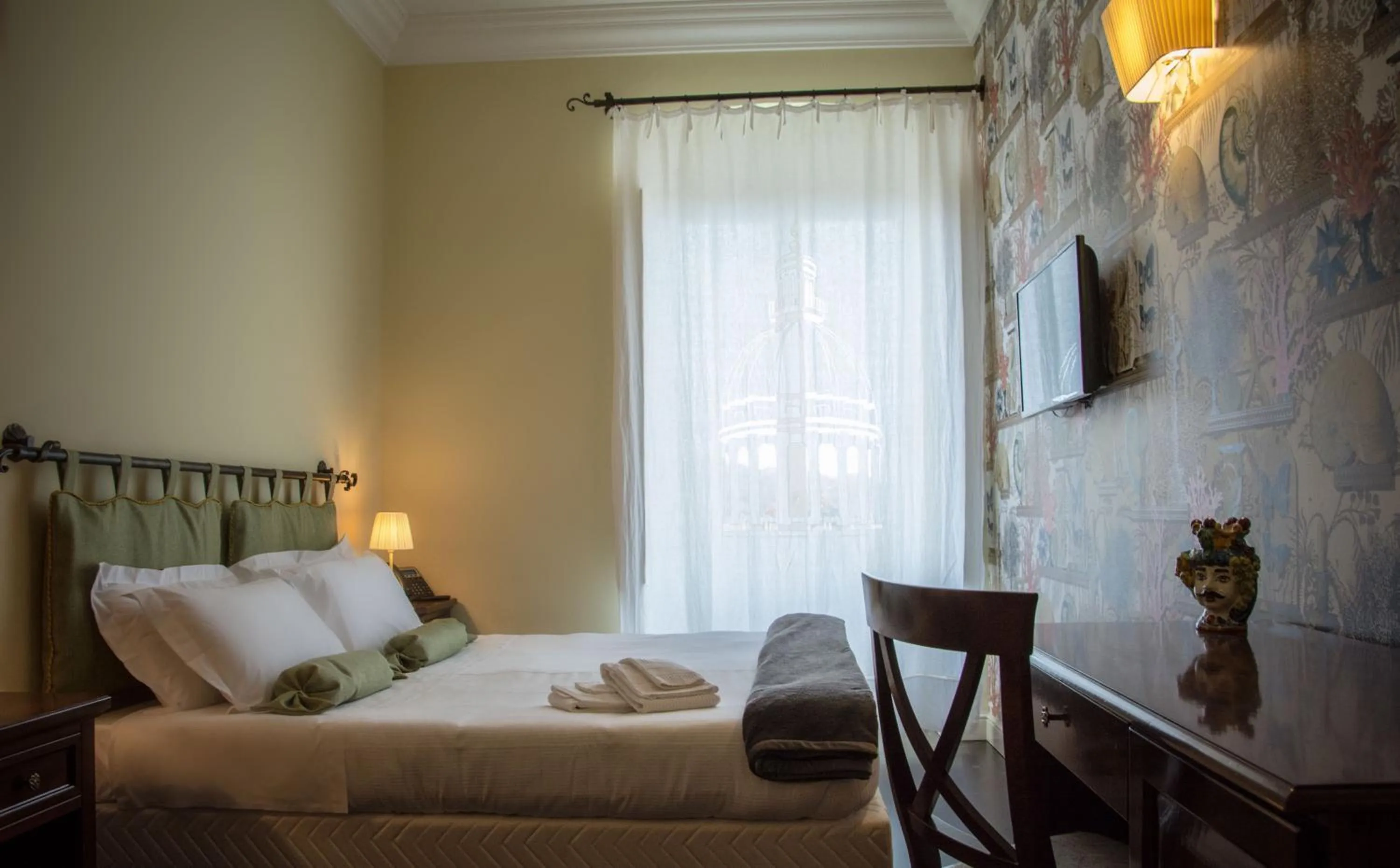 Photo of the whole room, Bed in Il Duomo Relais