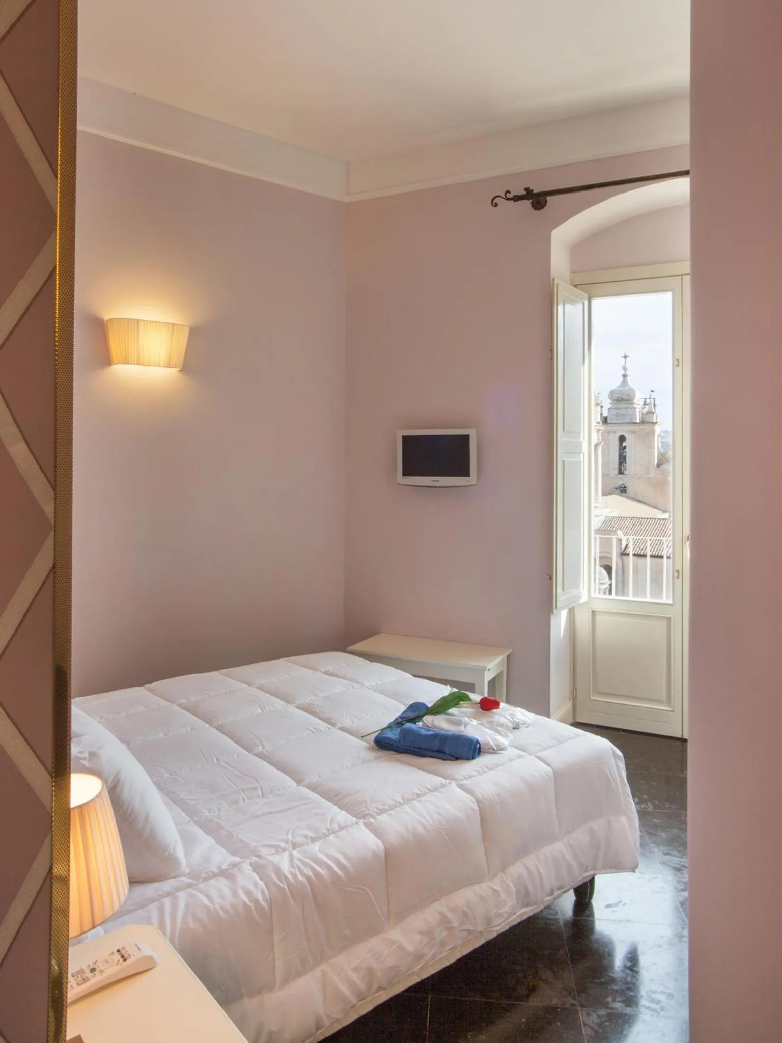 TV and multimedia, Bed in Il Duomo Relais