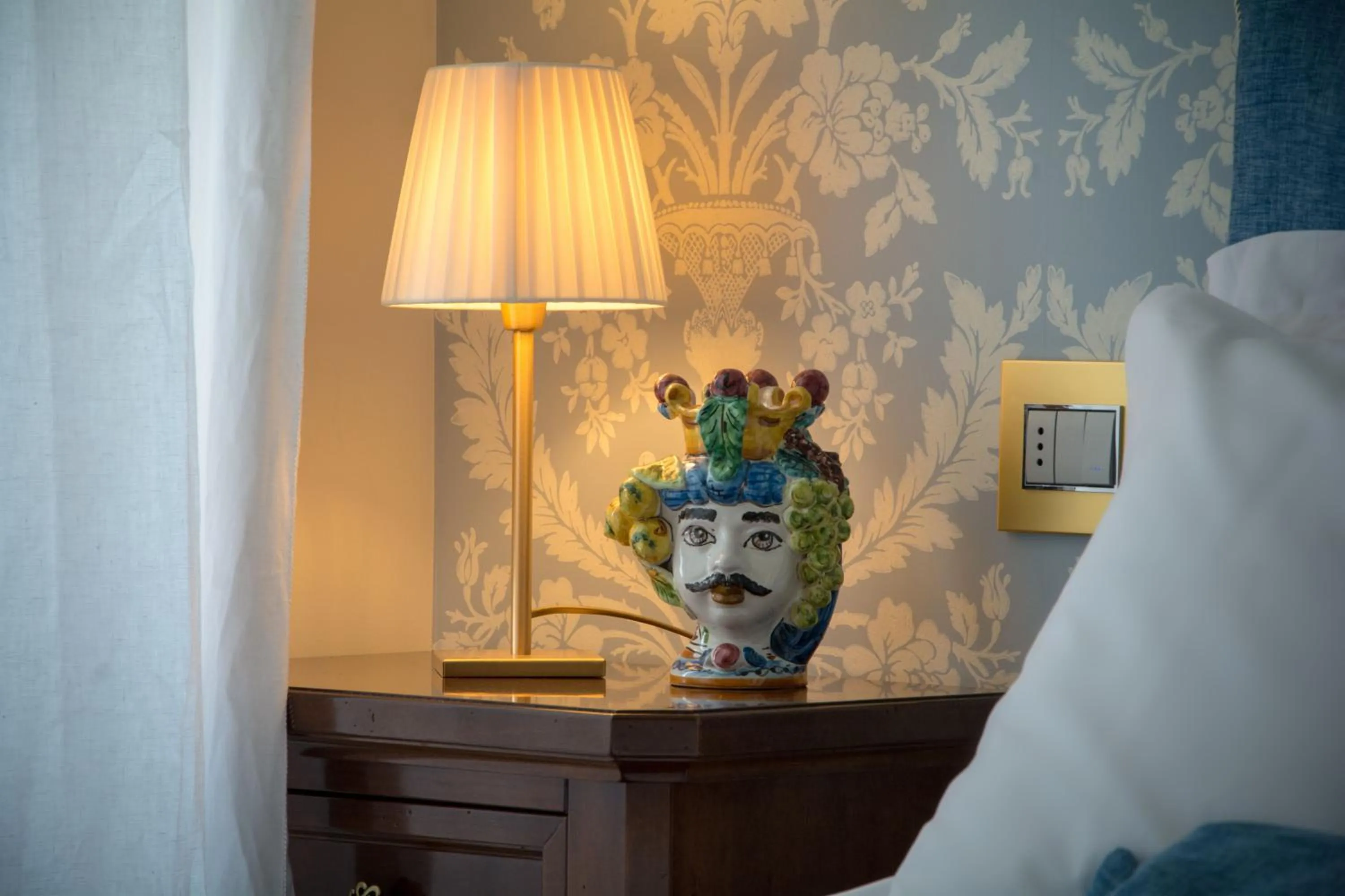 Decorative detail in Il Duomo Relais