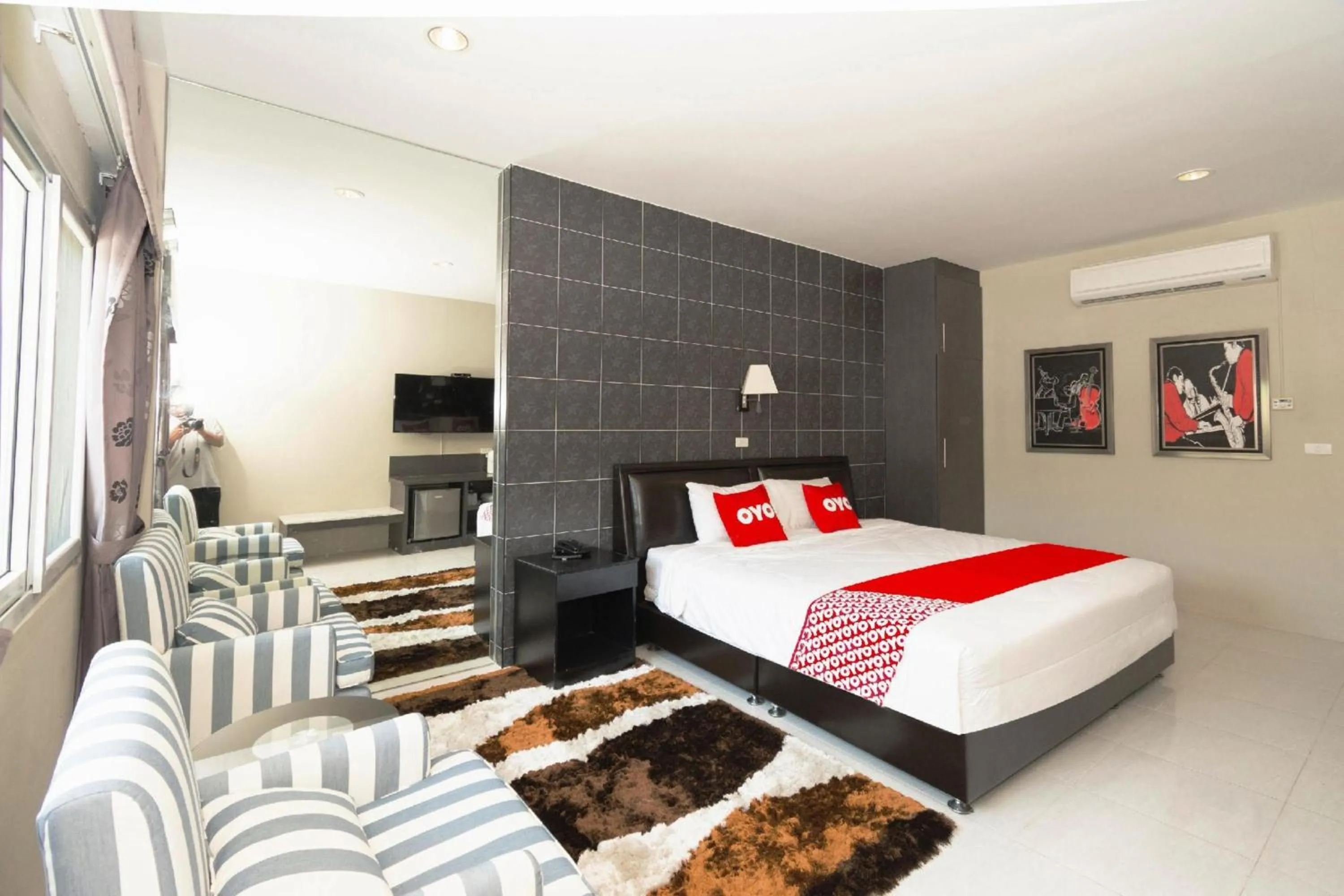 Bedroom, Bed in Pom Pom Residence