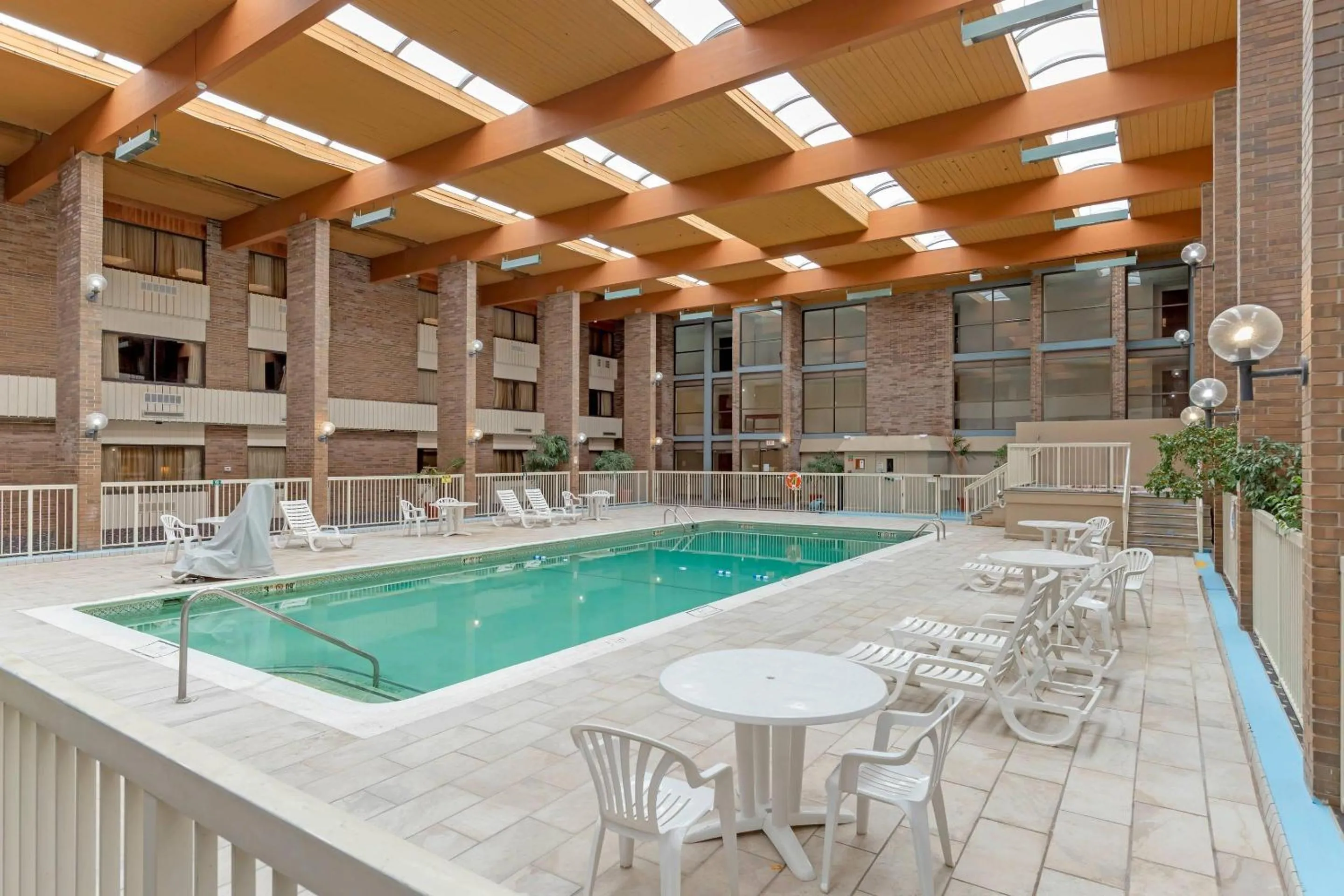 Swimming pool in MainStay Suites Lansing West