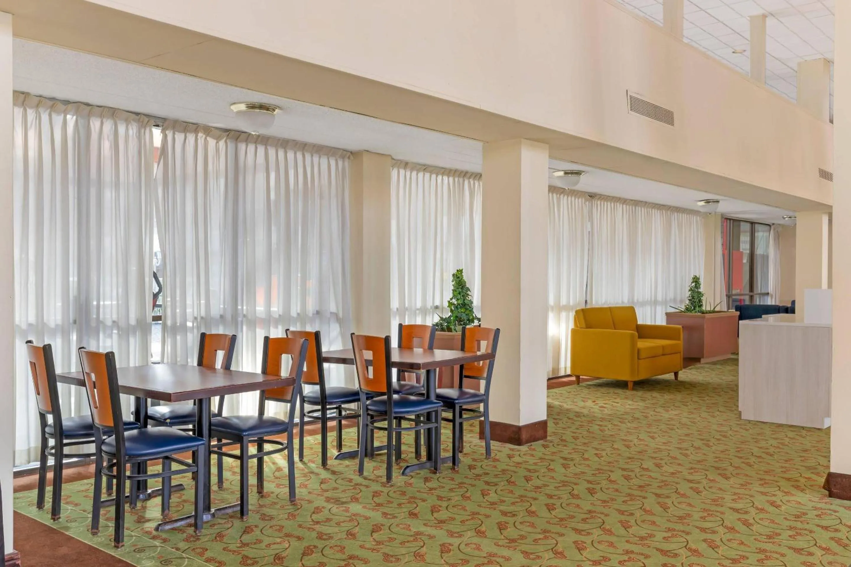 Lobby or reception in MainStay Suites Lansing West