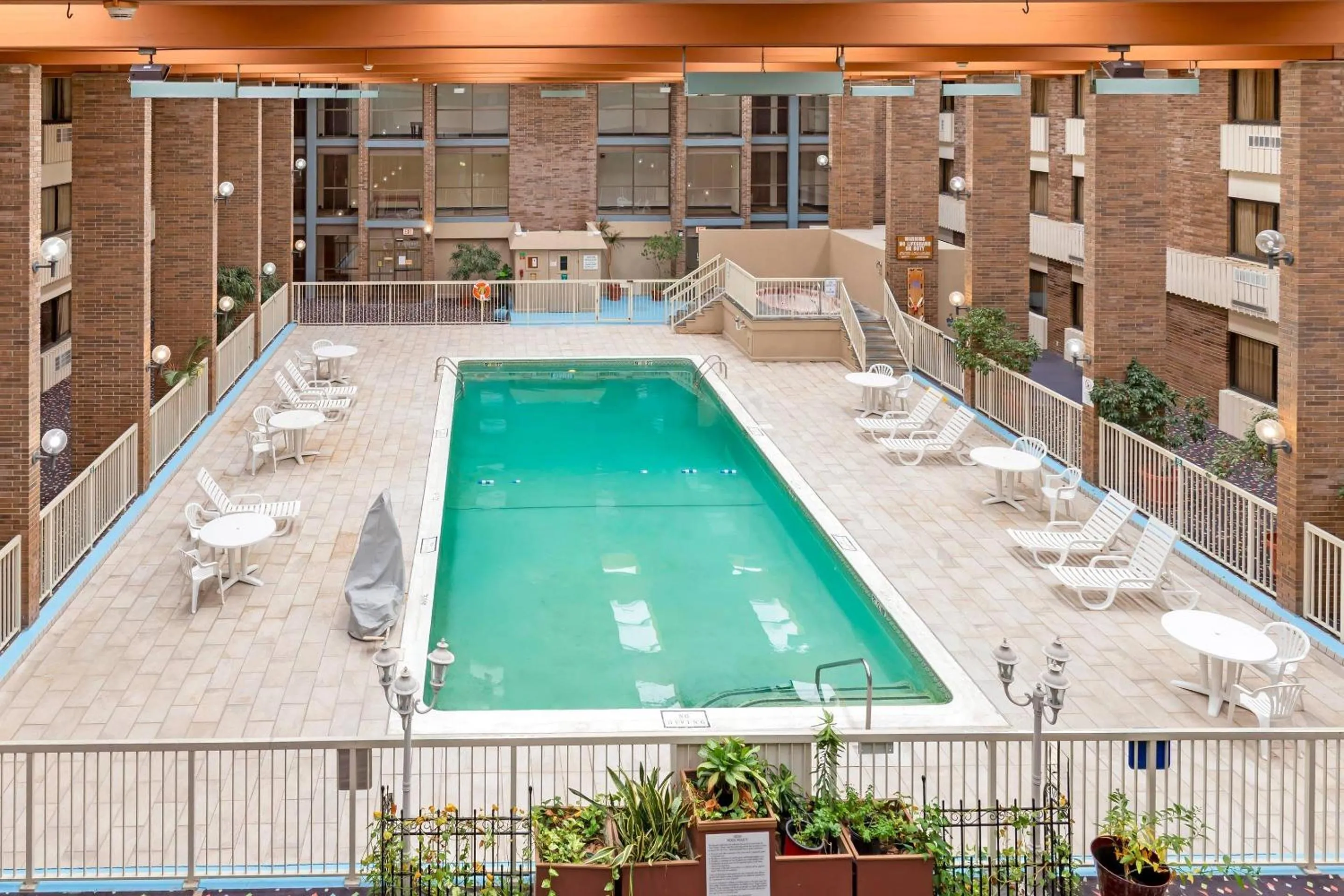 Swimming pool in MainStay Suites Lansing West