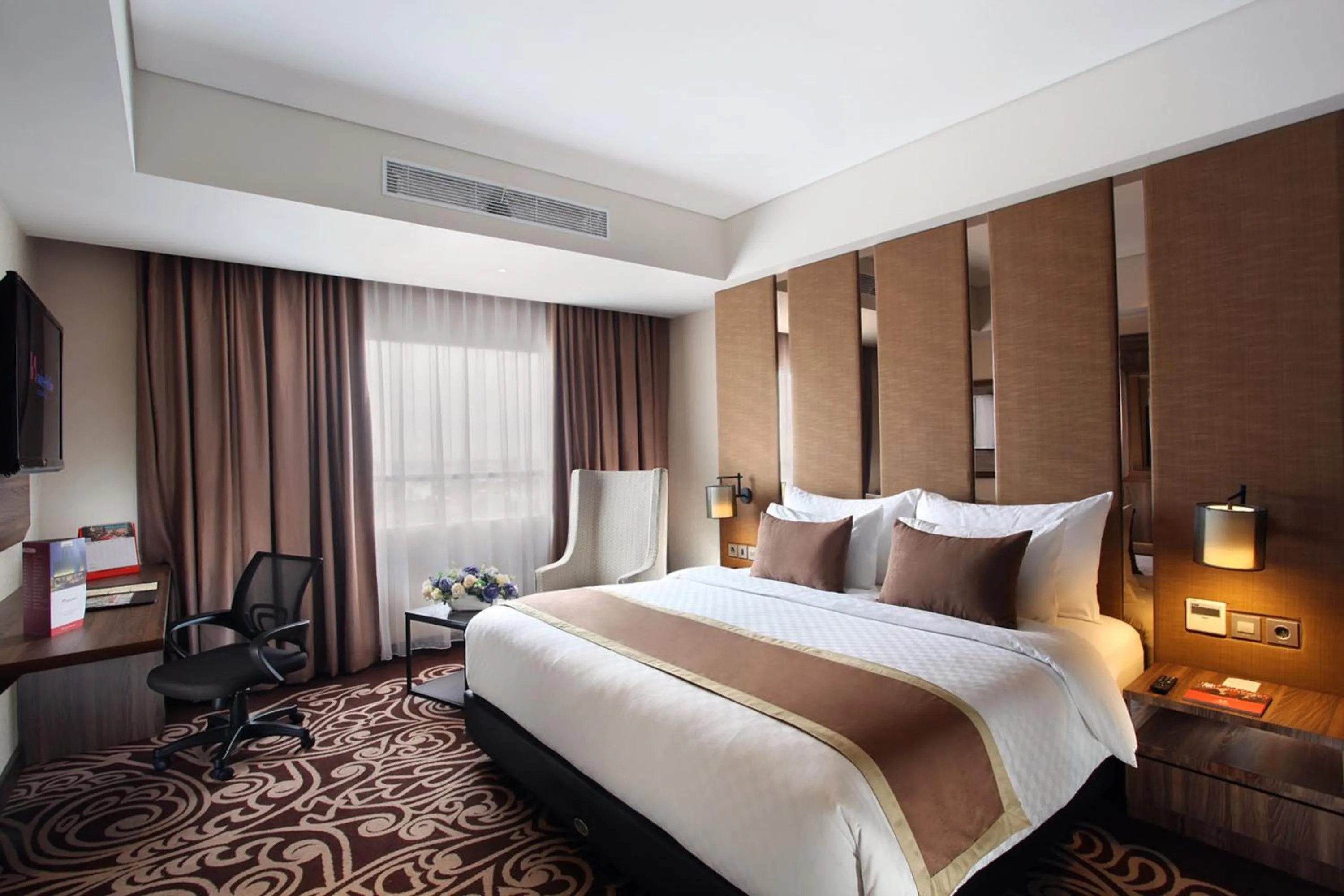 Bedroom, Bed in Swiss-Belinn Karawang