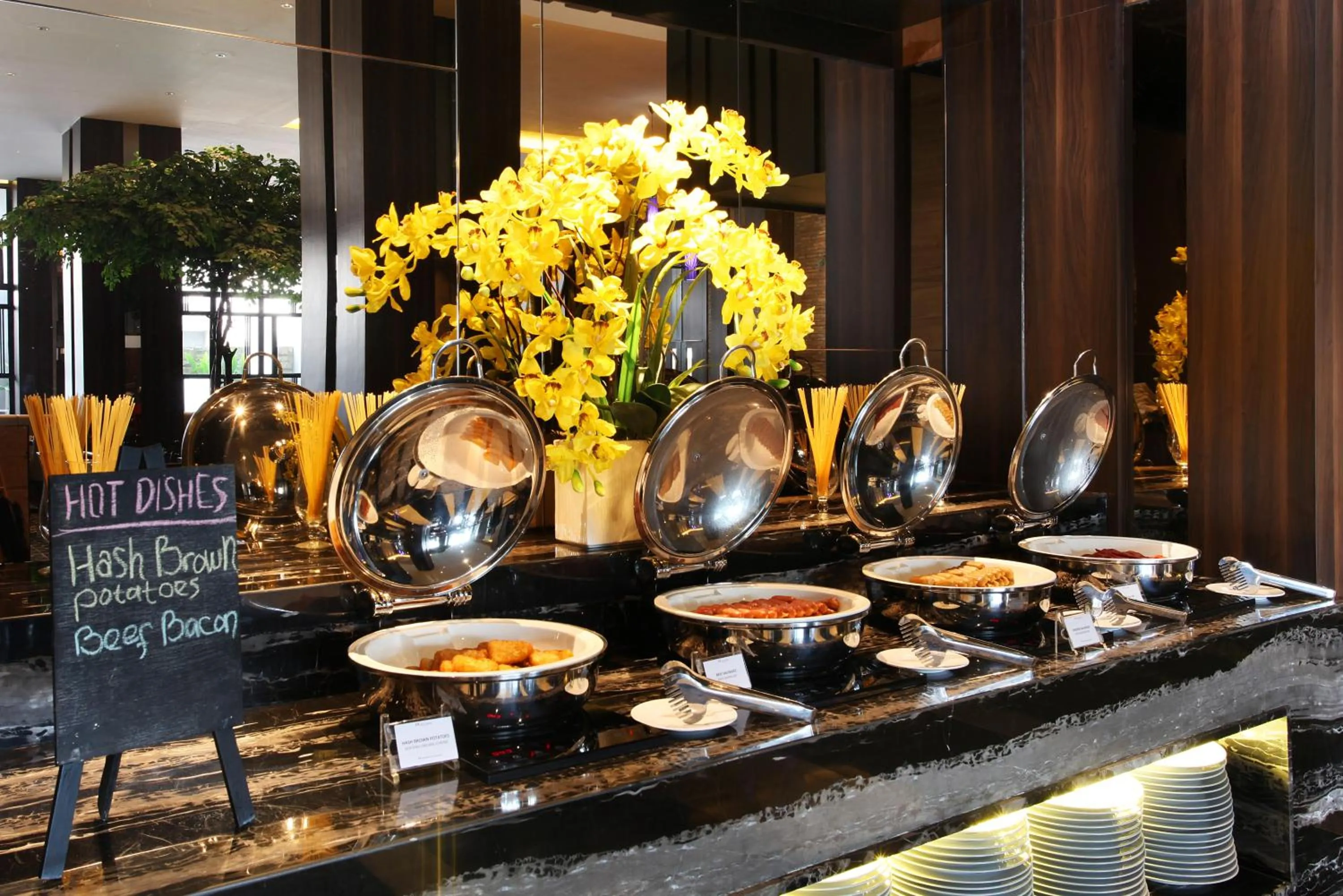 Restaurant/places to eat in Swiss-Belinn Karawang