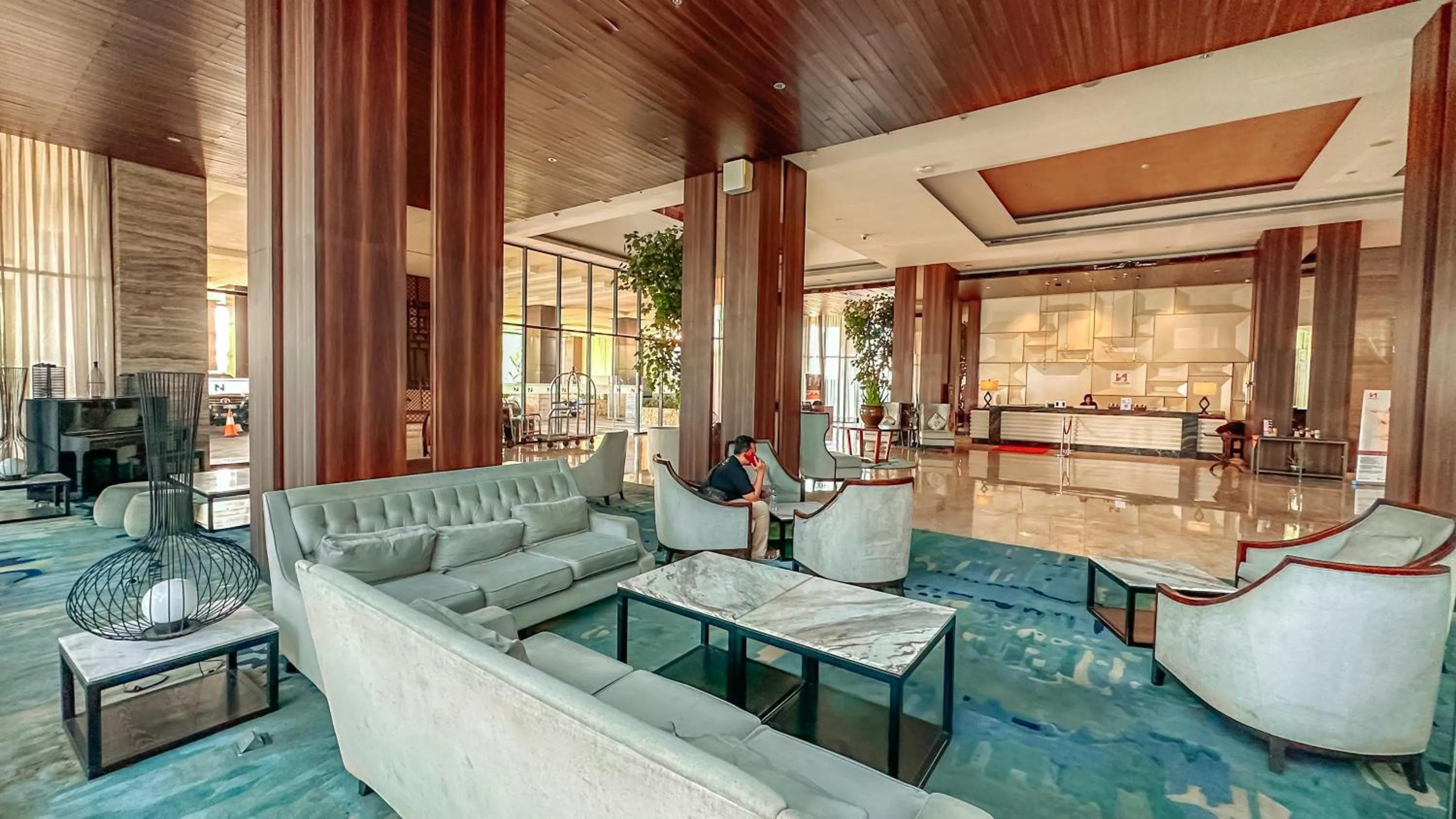 Lobby or reception in Swiss-Belinn Karawang