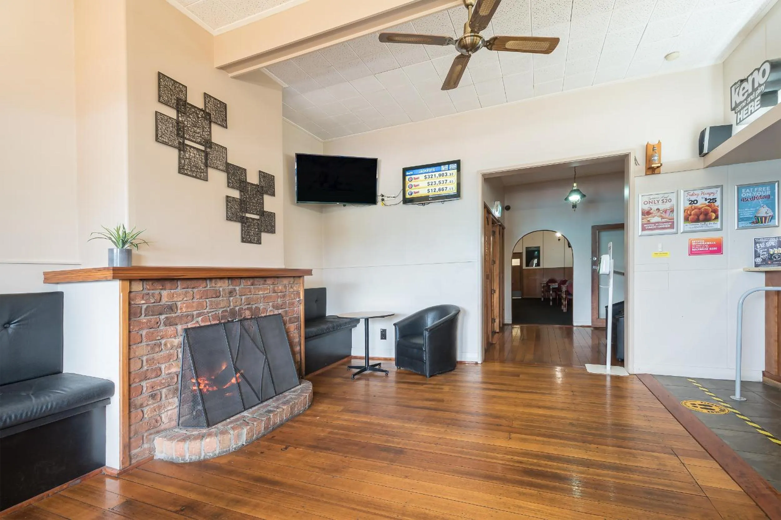 Lounge or bar in Bridge Hotel