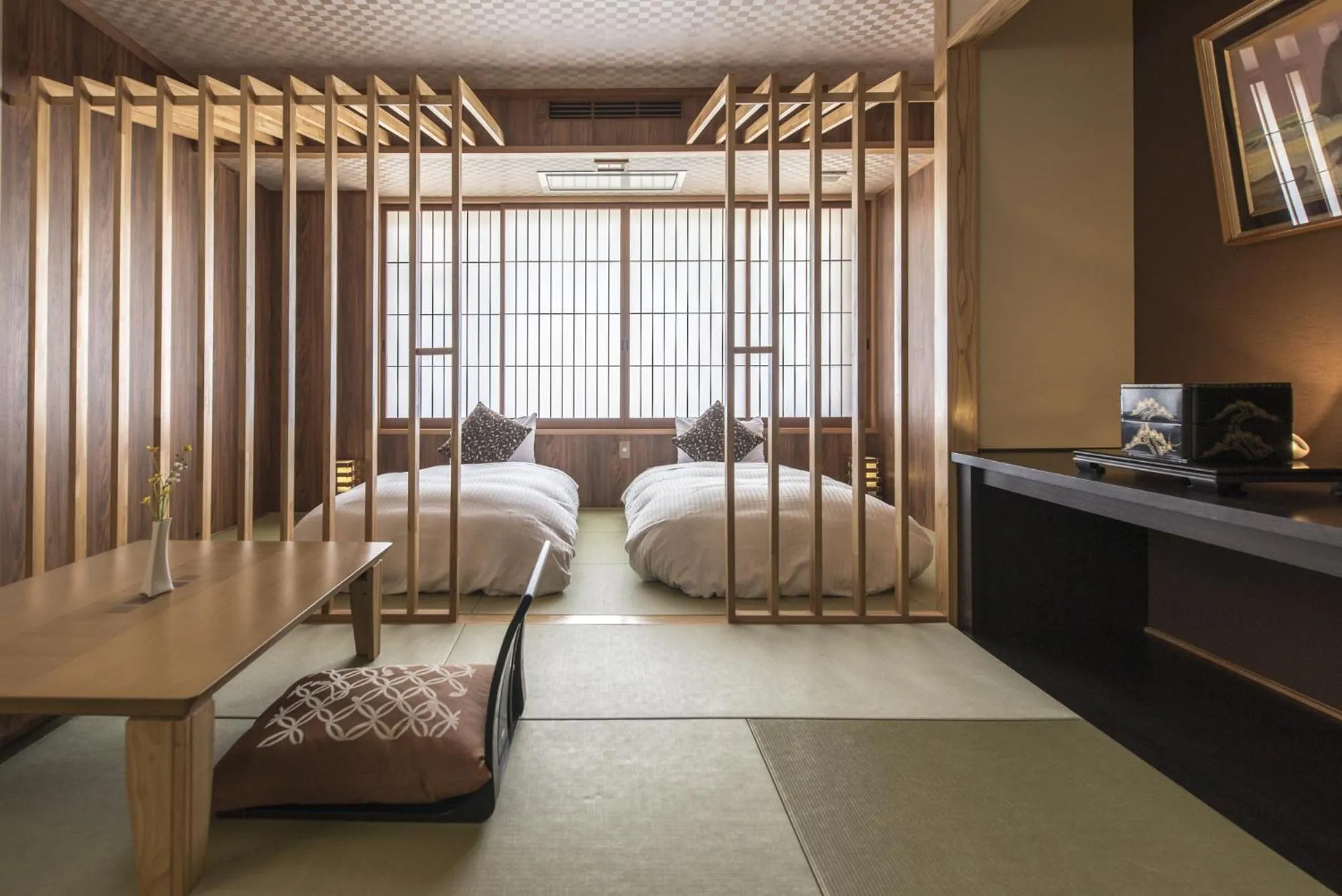 Photo of the whole room, Bed in Takamiya Bettei Kuon