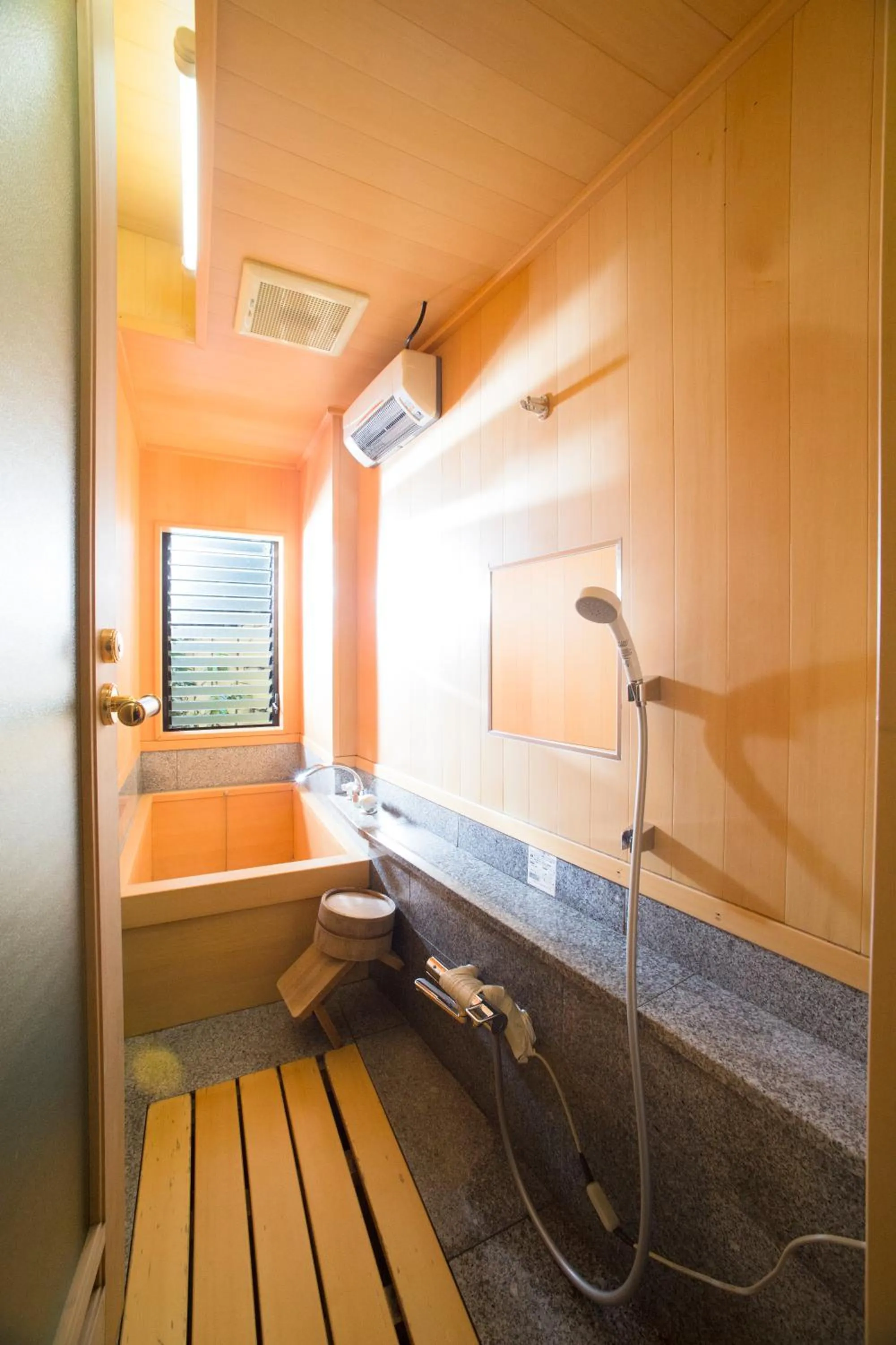 Bath in 高野山 宿坊 総持院 -Koyasan Shukubo Sojiin-