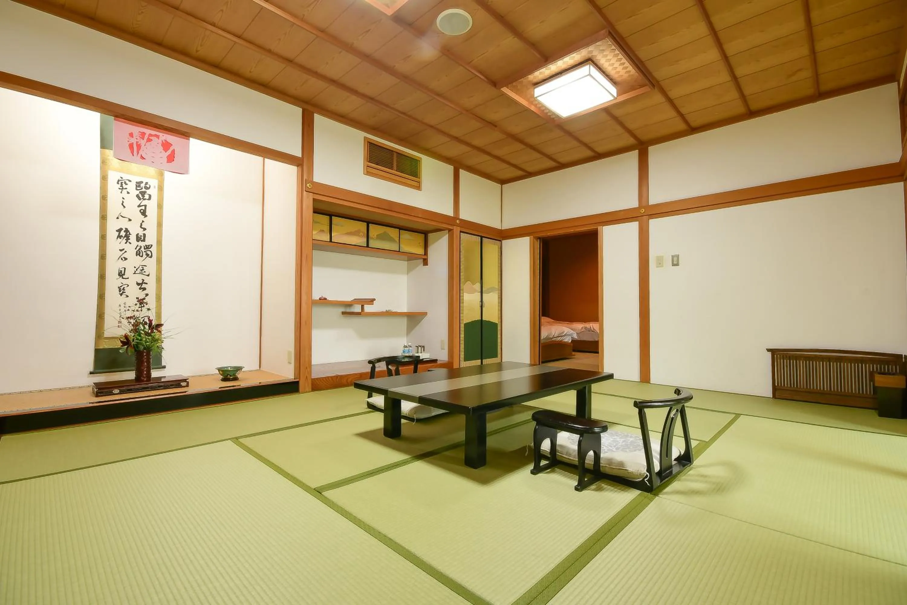 Photo of the whole room in 高野山 宿坊 総持院 -Koyasan Shukubo Sojiin-