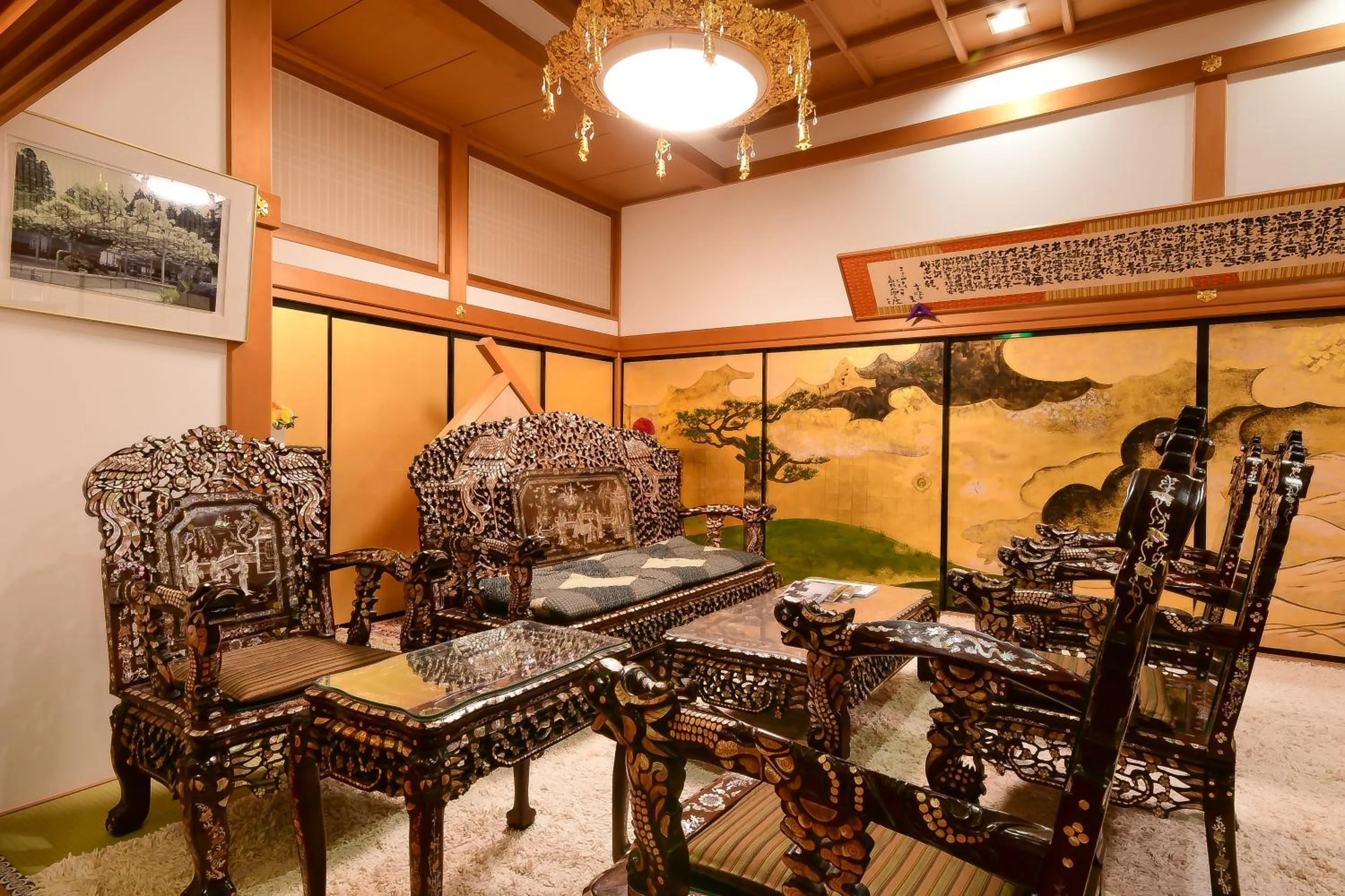Lobby or reception in 高野山 宿坊 総持院 -Koyasan Shukubo Sojiin-