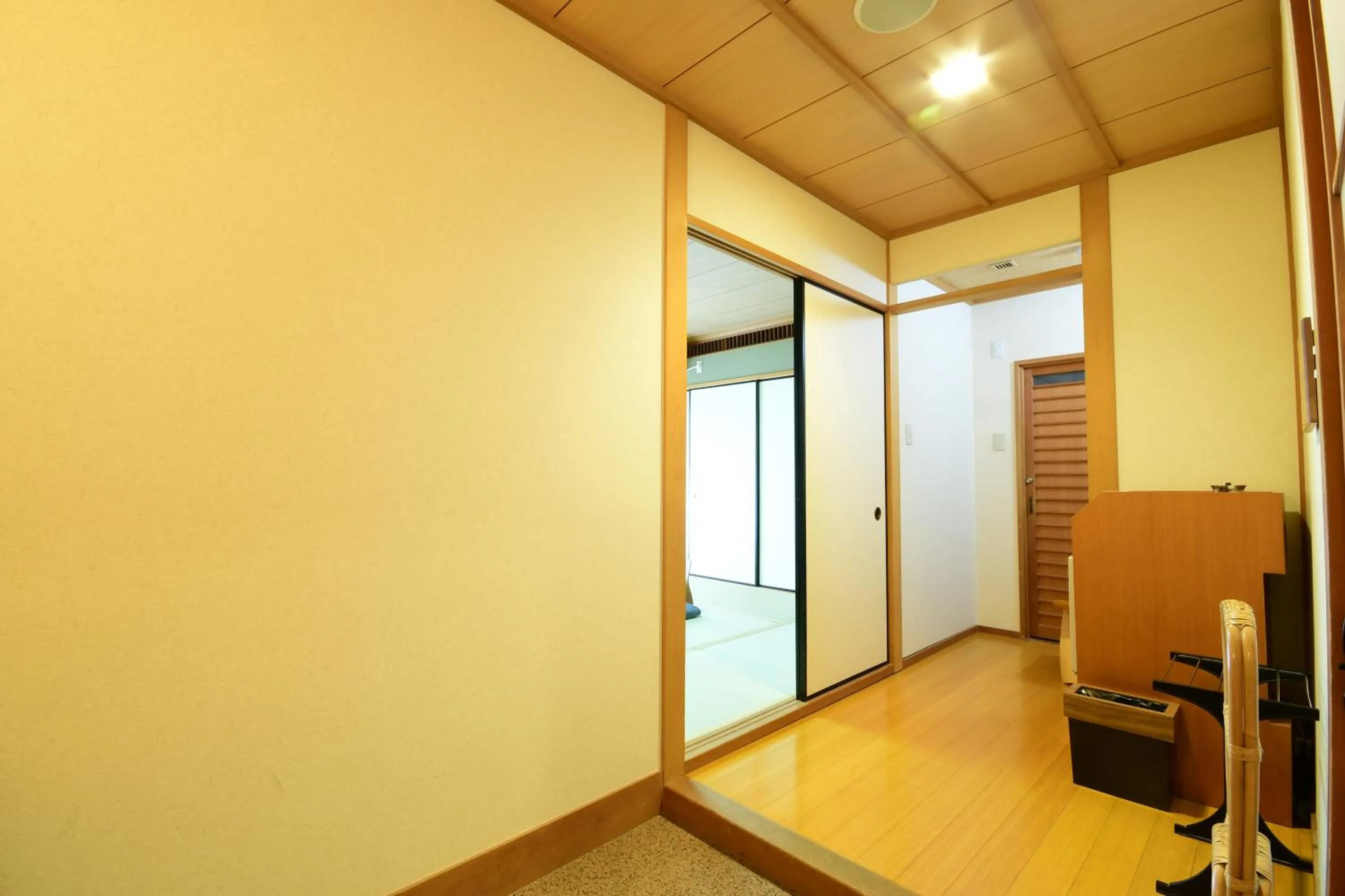 Photo of the whole room in 高野山 宿坊 総持院 -Koyasan Shukubo Sojiin-