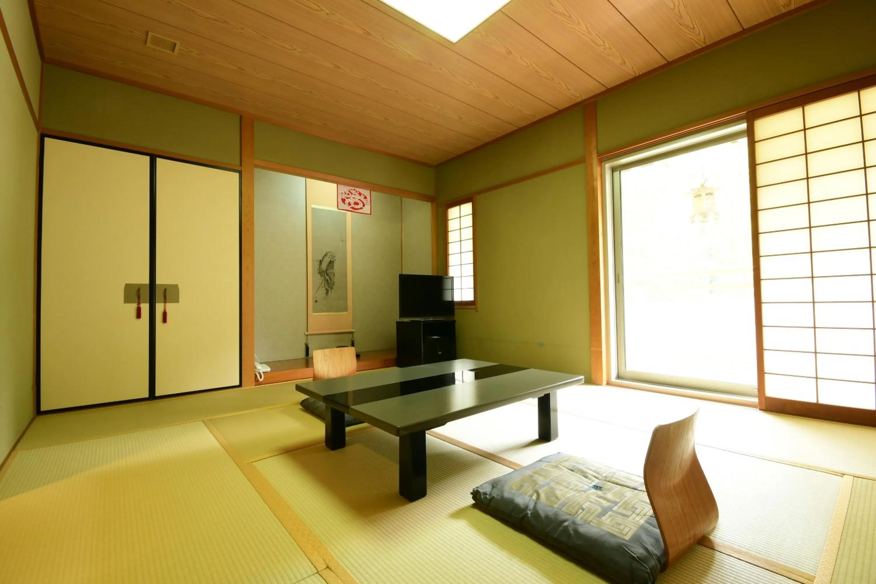 Photo of the whole room in 高野山 宿坊 総持院 -Koyasan Shukubo Sojiin-