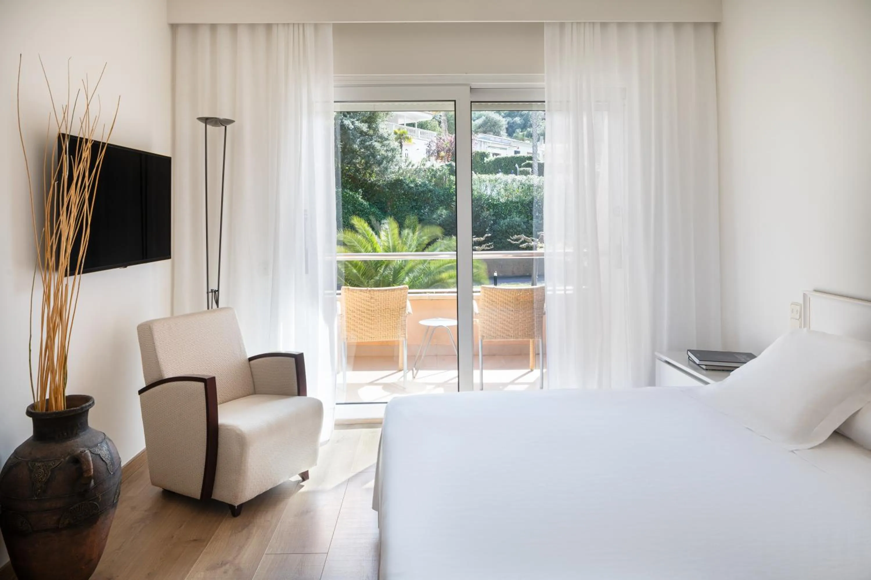 View (from property/room), Bed in Hotel Sa Punta - Adults Only fr13