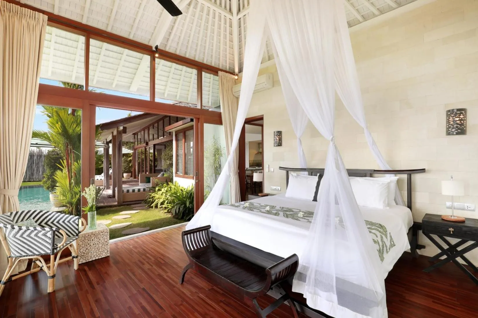 Bed in Hidden Hills Villas - Small Luxury Hotels of The World