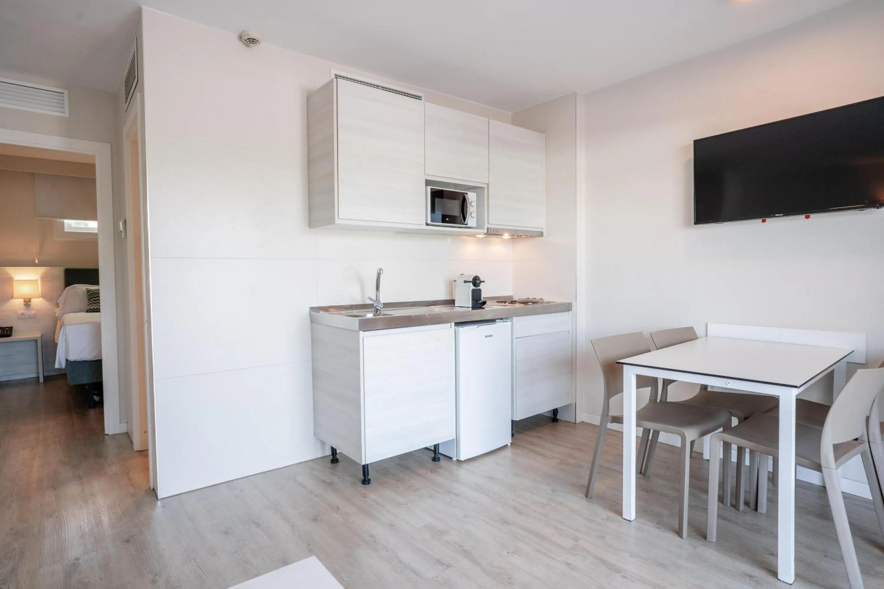 Photo of the whole room in INN Mallorca Aparthotel