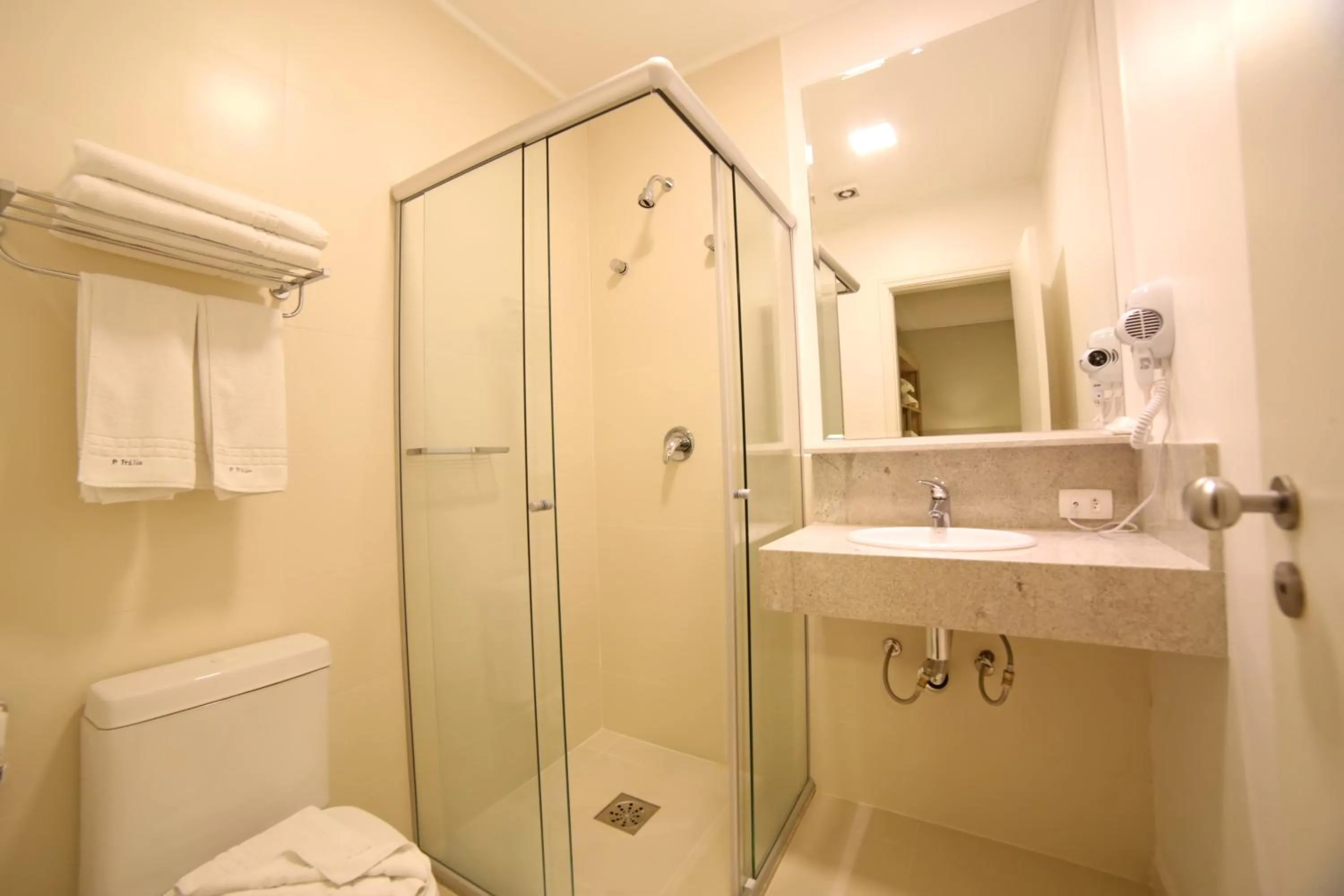 Bathroom in Moinho Itália Hotel