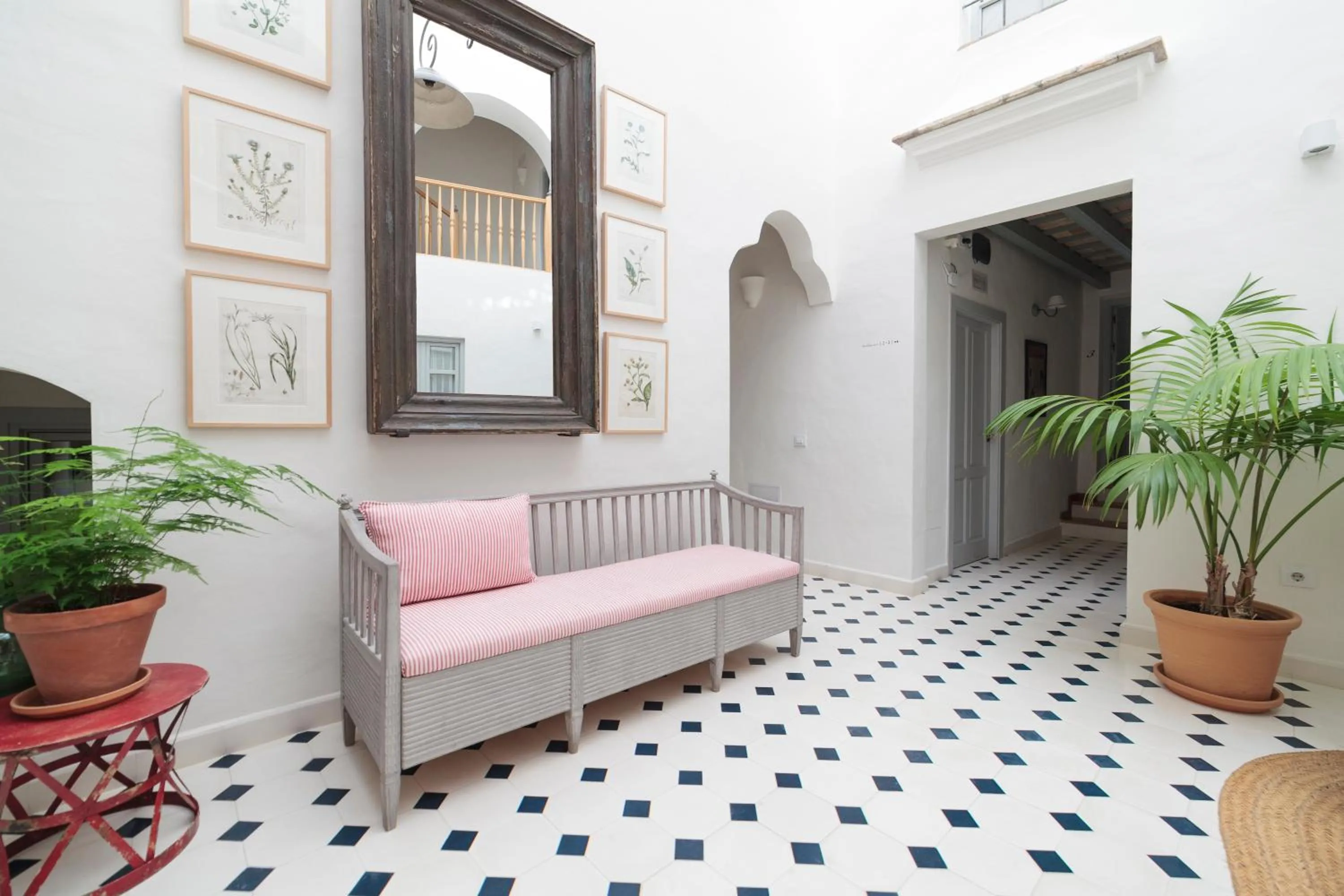 Inner courtyard view in Casa Shelly Hospedería