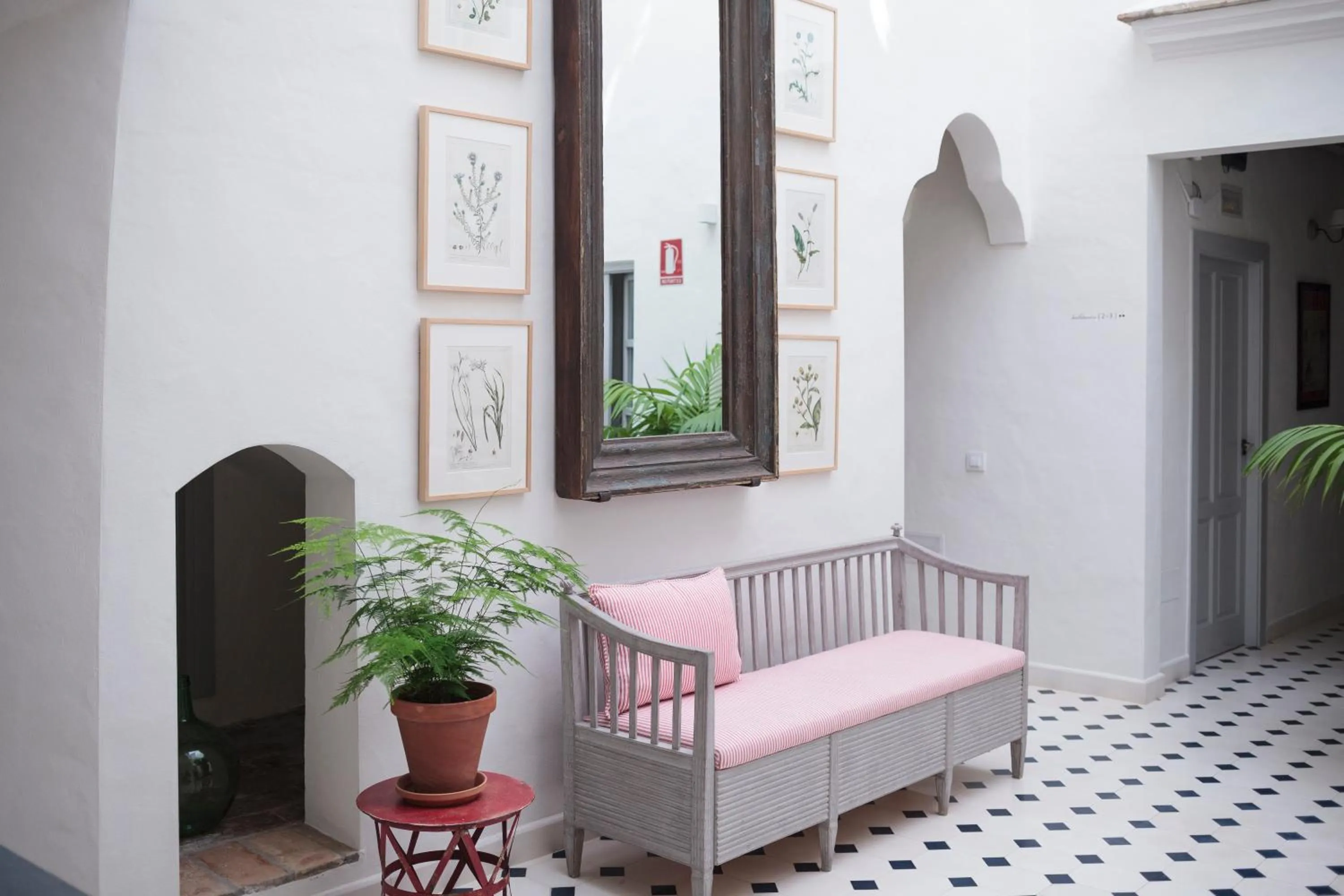 Inner courtyard view in Casa Shelly Hospedería