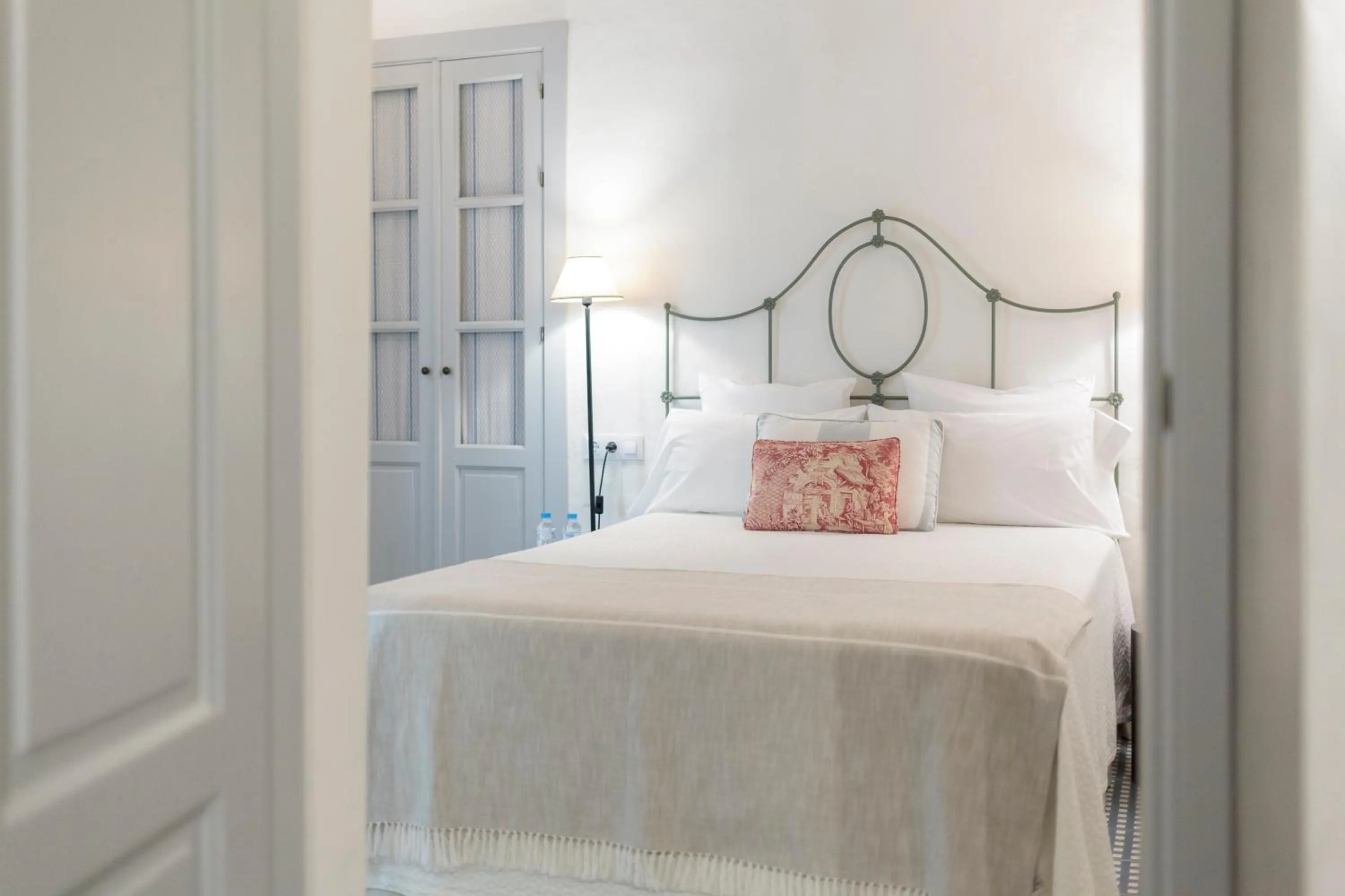 Decorative detail, Bed in Casa Shelly Hospedería