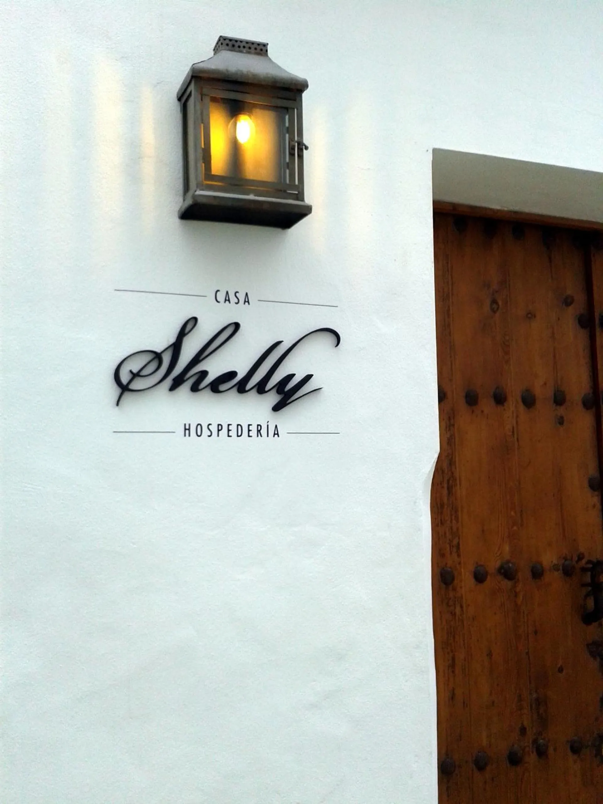 Facade/entrance in Casa Shelly Hospedería