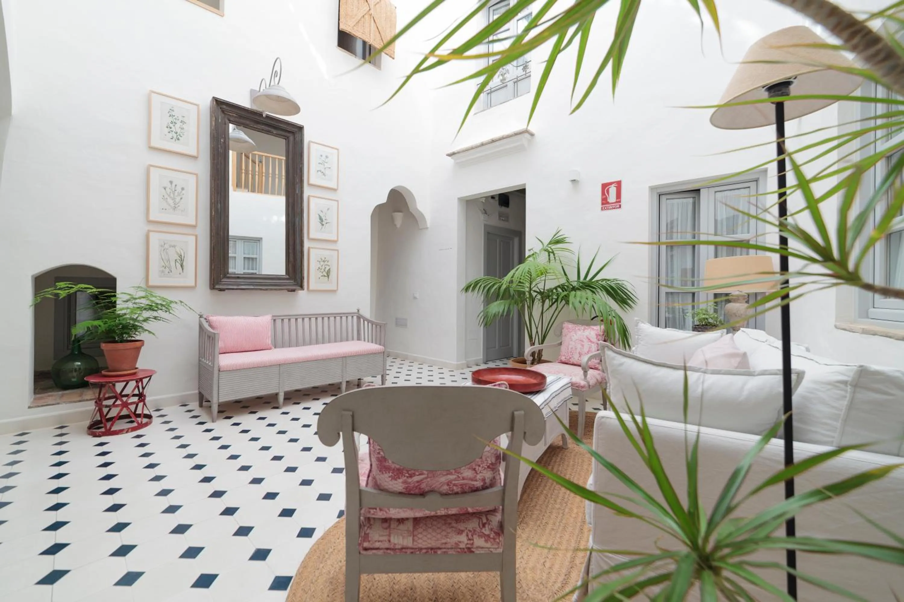 Inner courtyard view in Casa Shelly Hospedería