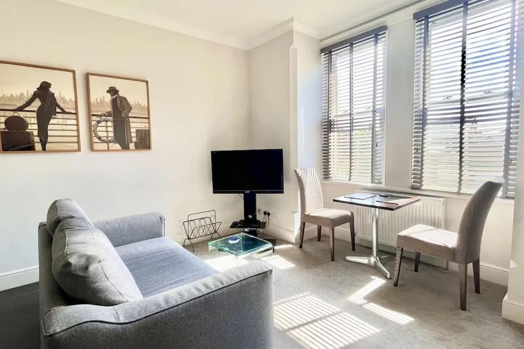 TV and multimedia in Mode Apartments St Annes