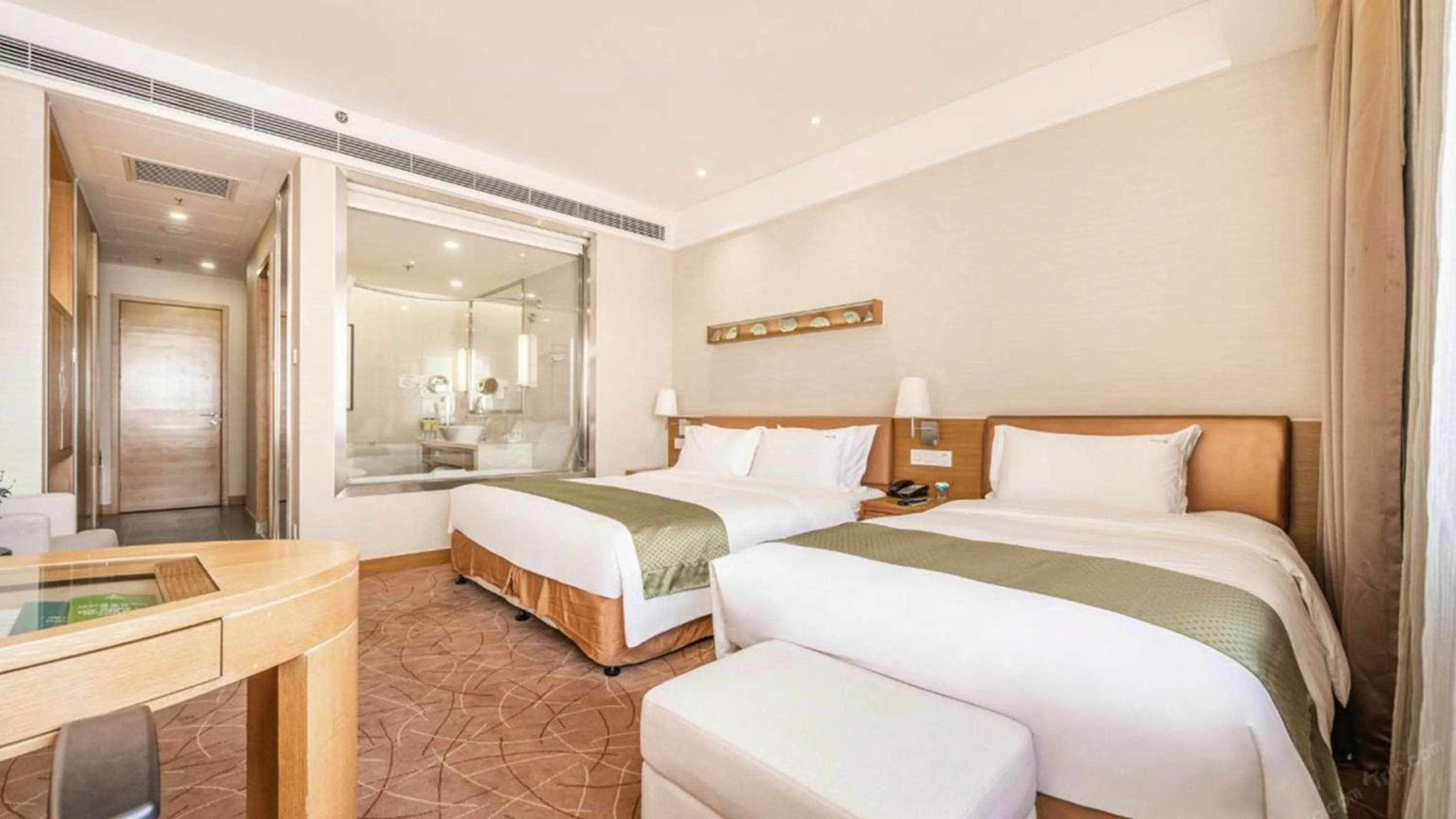 Photo of the whole room in Holiday Inn Xi'an Big Goose Pagoda, an IHG Hotel