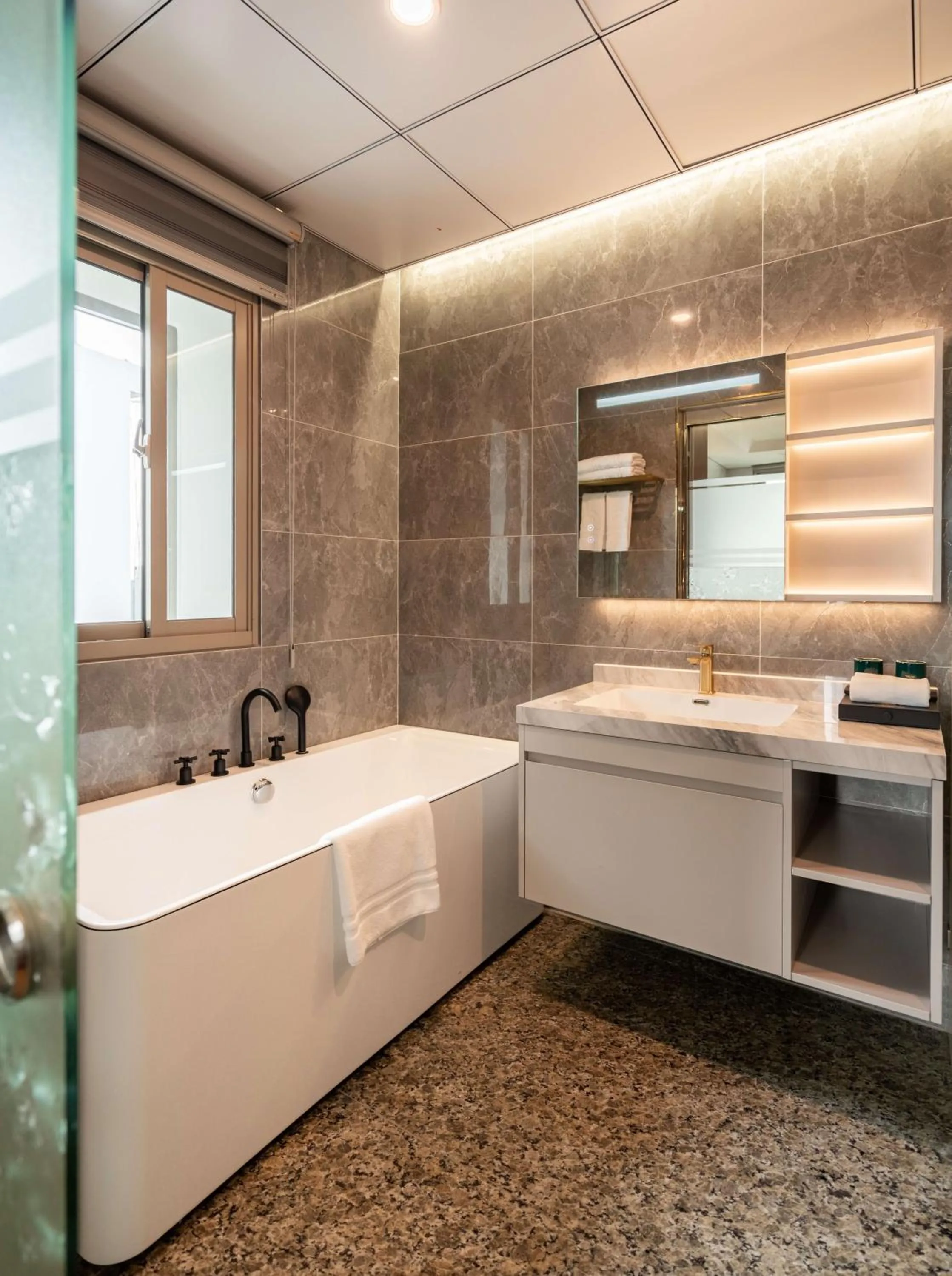 Le Saigon Grand Hotel