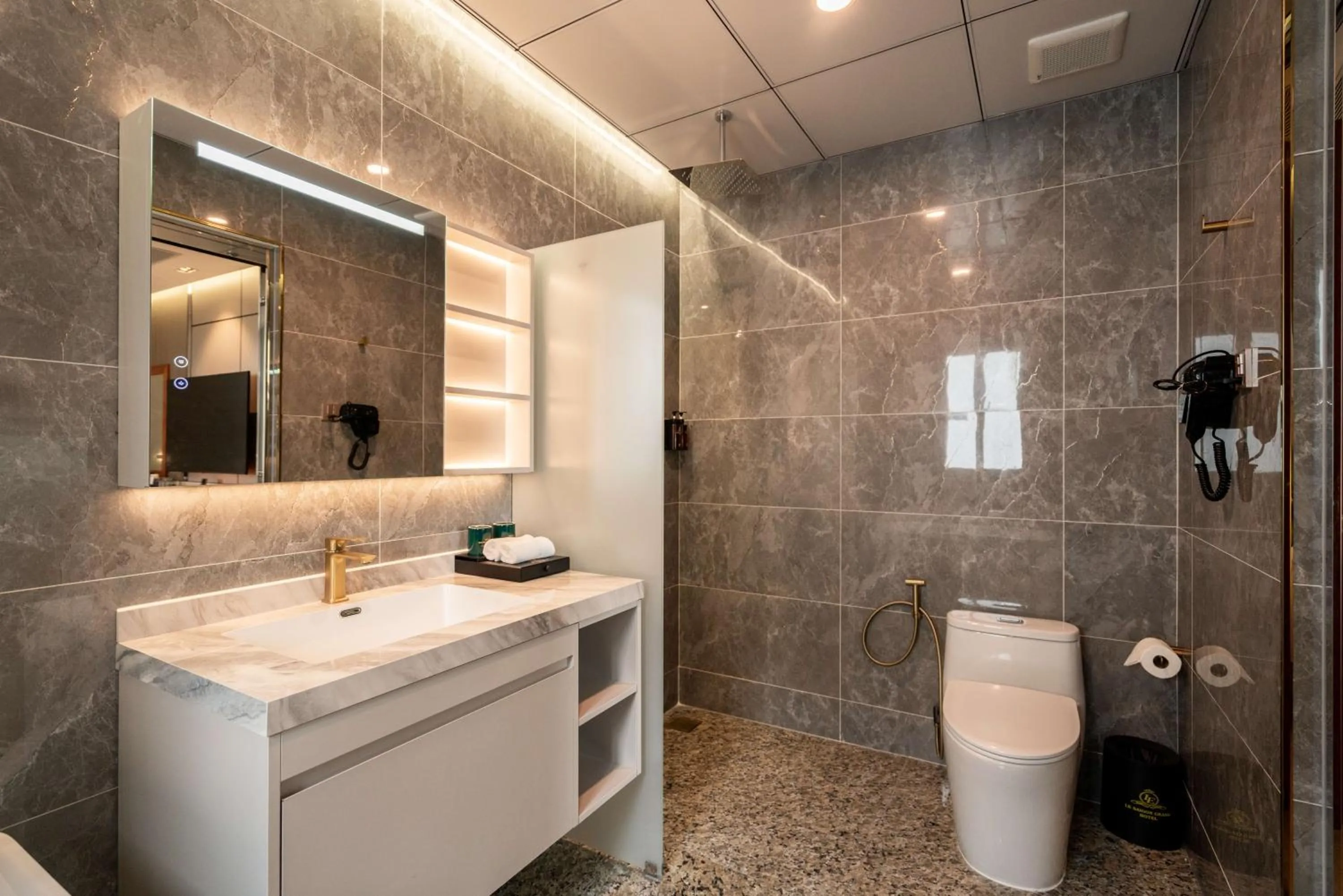 Le Saigon Grand Hotel