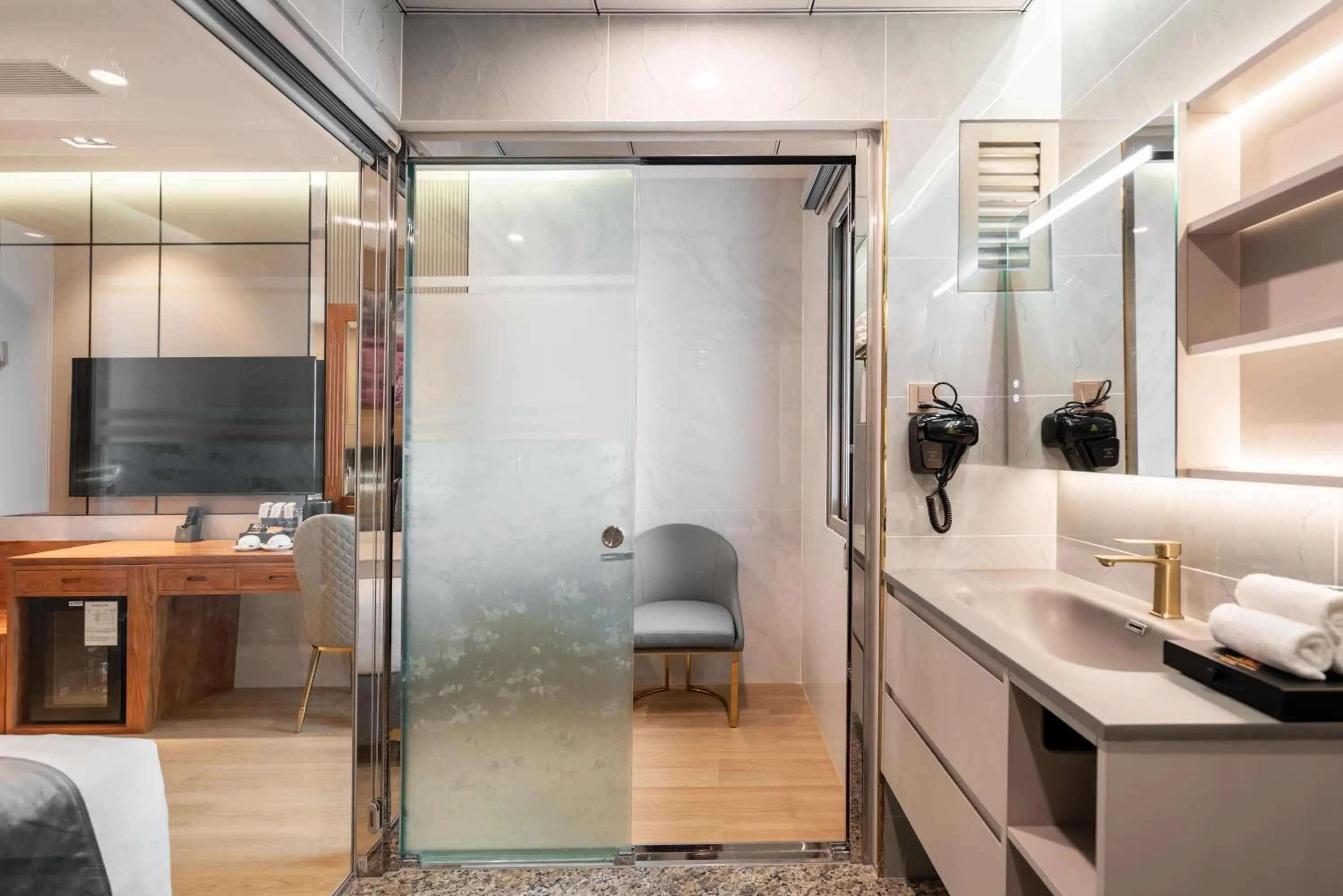 Le Saigon Grand Hotel