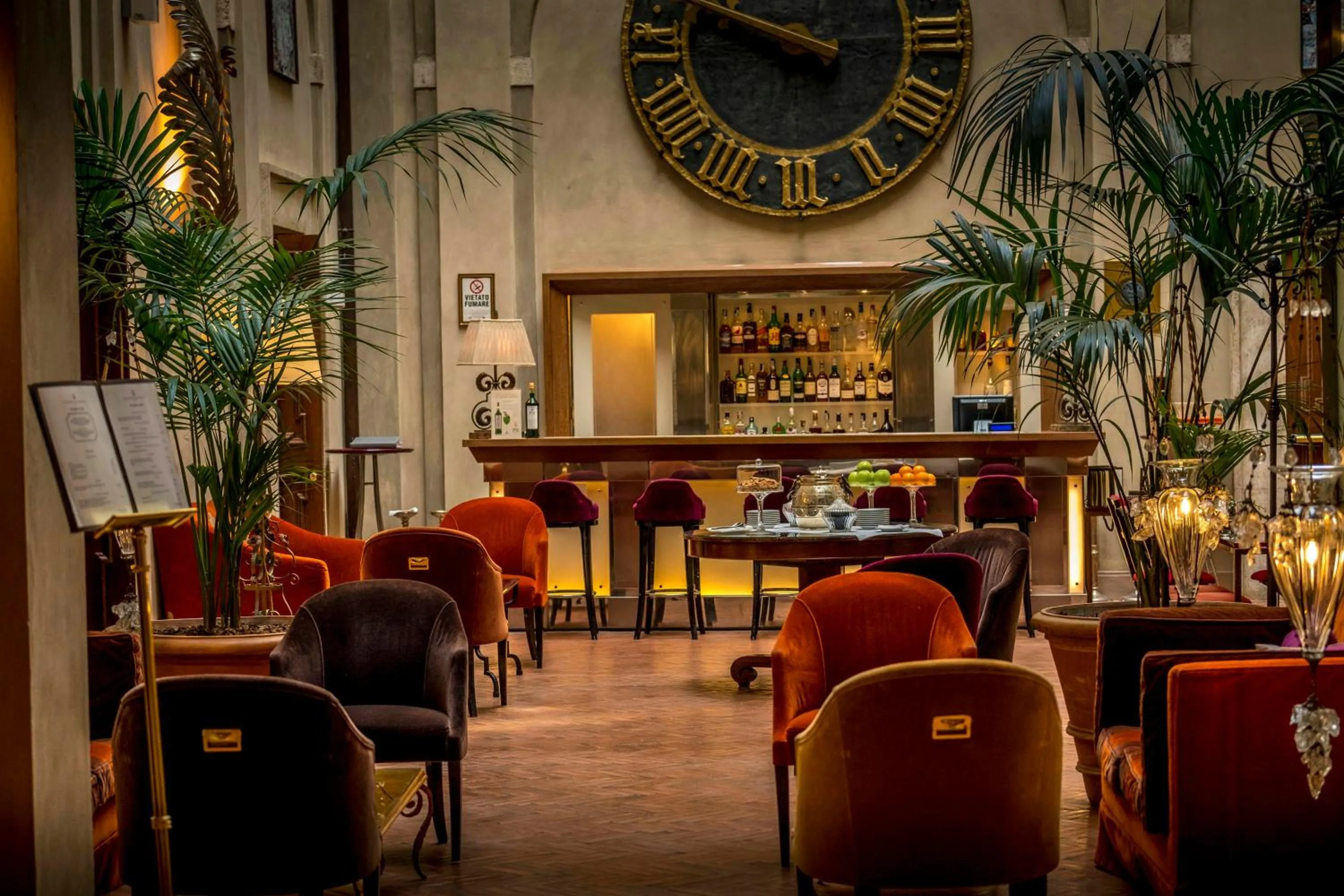 Lounge or bar in Grand Hotel Continental Siena - Starhotels Collezione