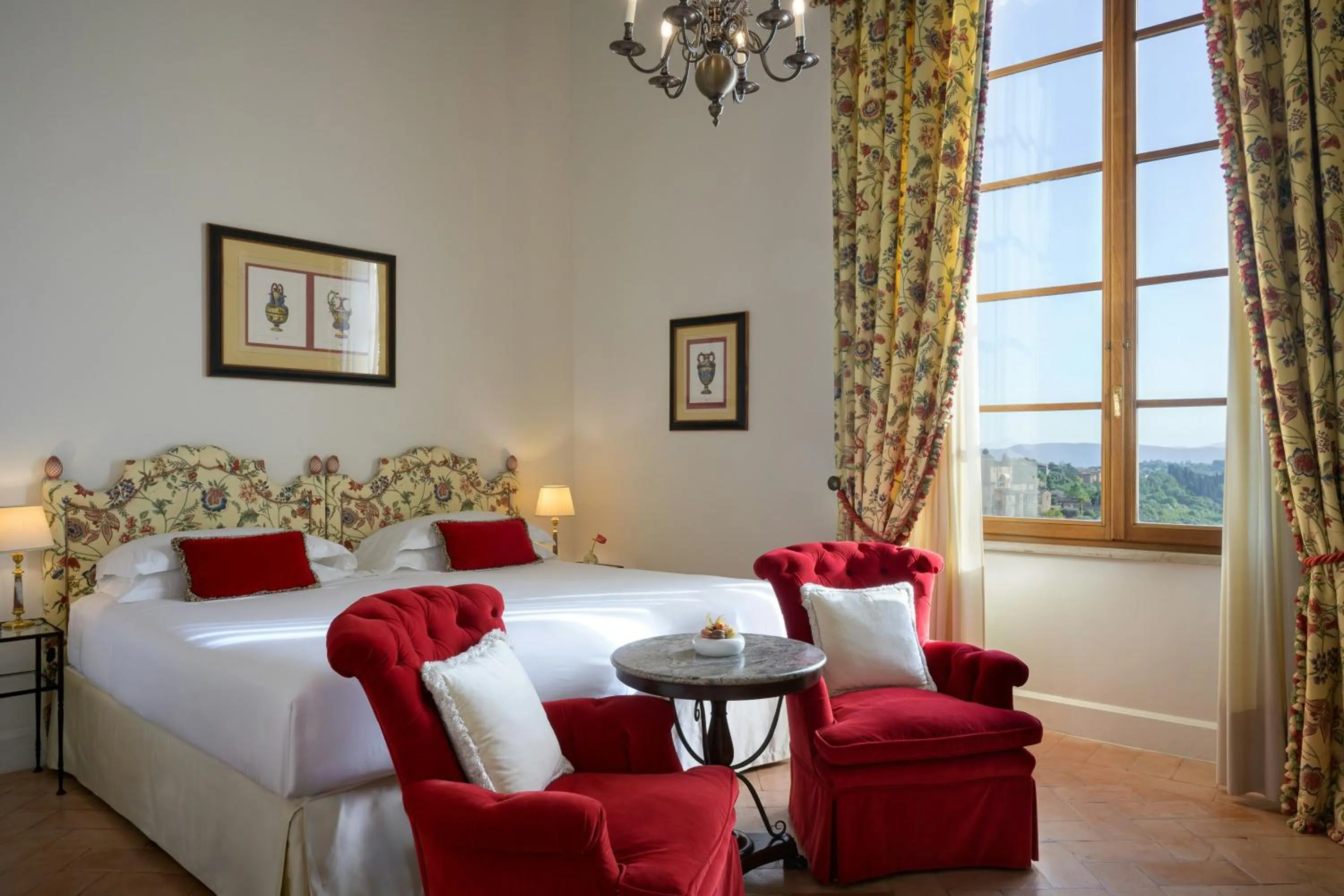 Photo of the whole room, Bed in Grand Hotel Continental Siena - Starhotels Collezione