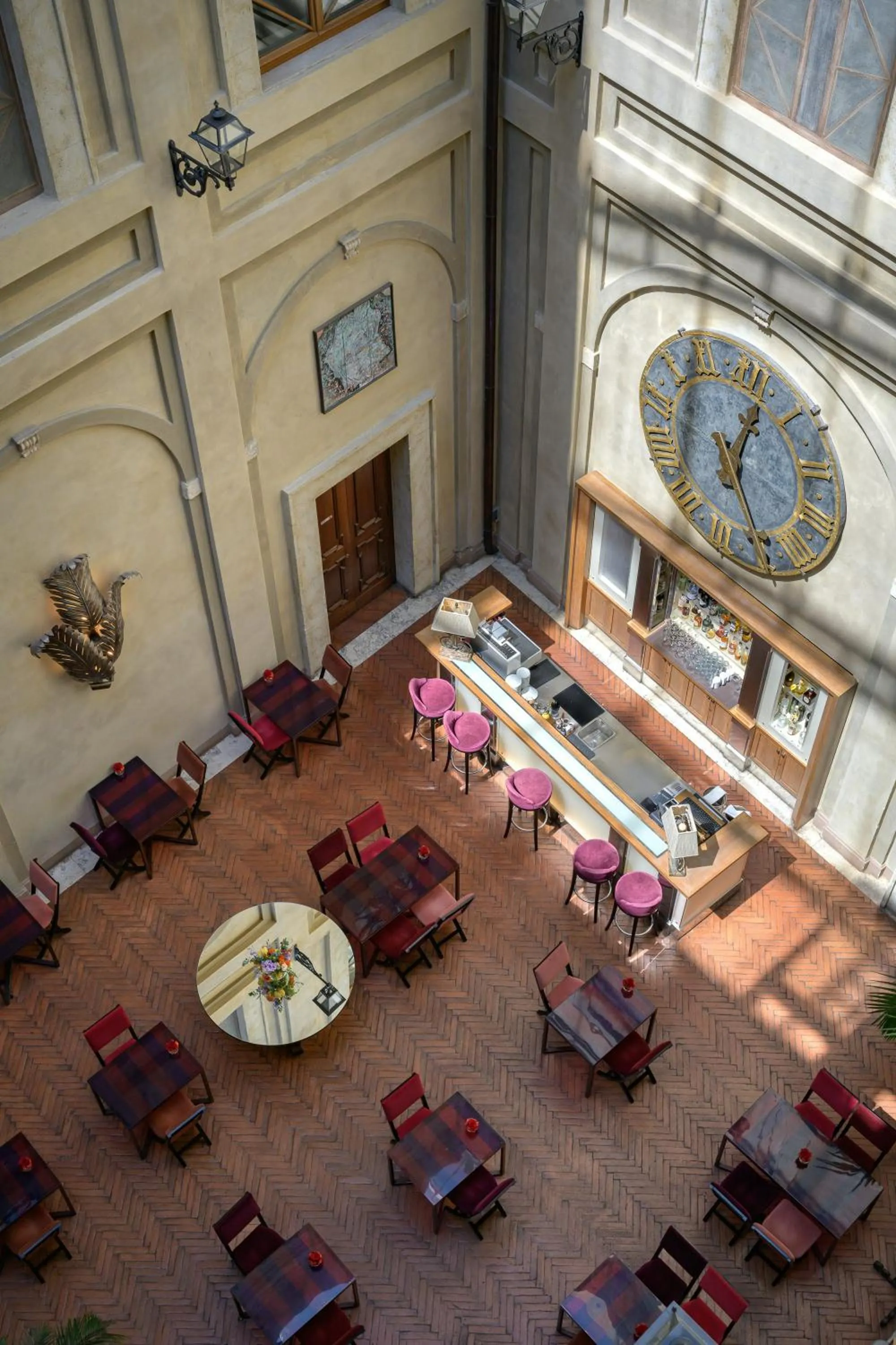 Lounge or bar in Grand Hotel Continental Siena - Starhotels Collezione