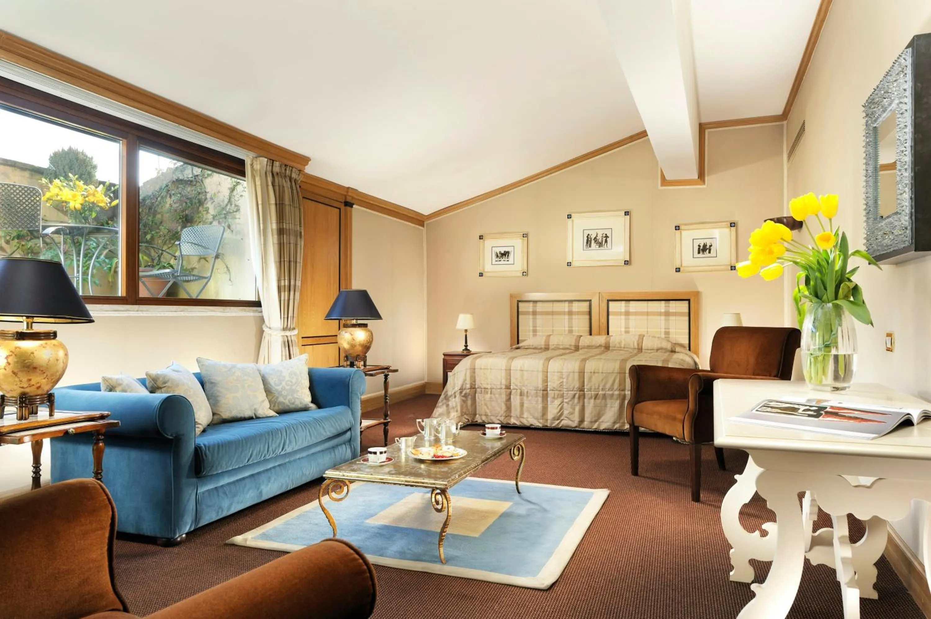 Photo of the whole room in Grand Hotel Continental Siena - Starhotels Collezione