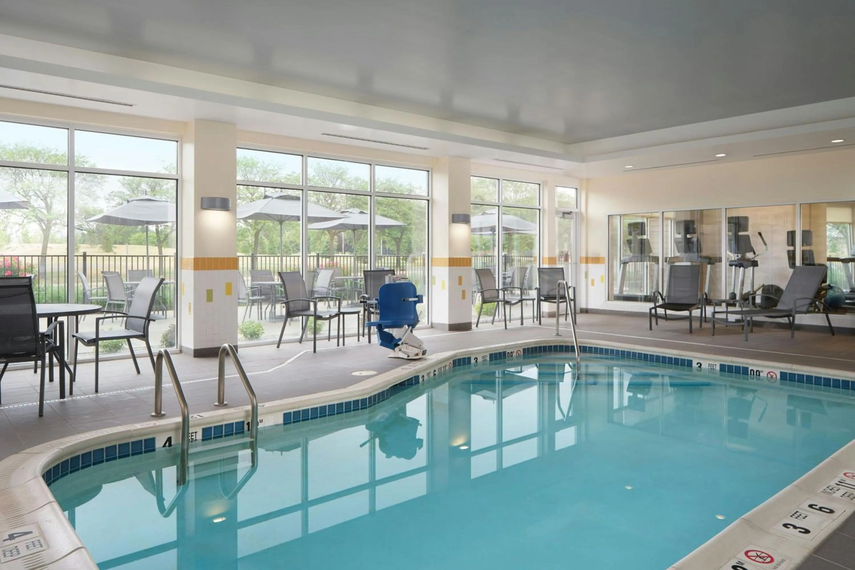 Swimming pool in Fairfield by Marriott Niagara Falls