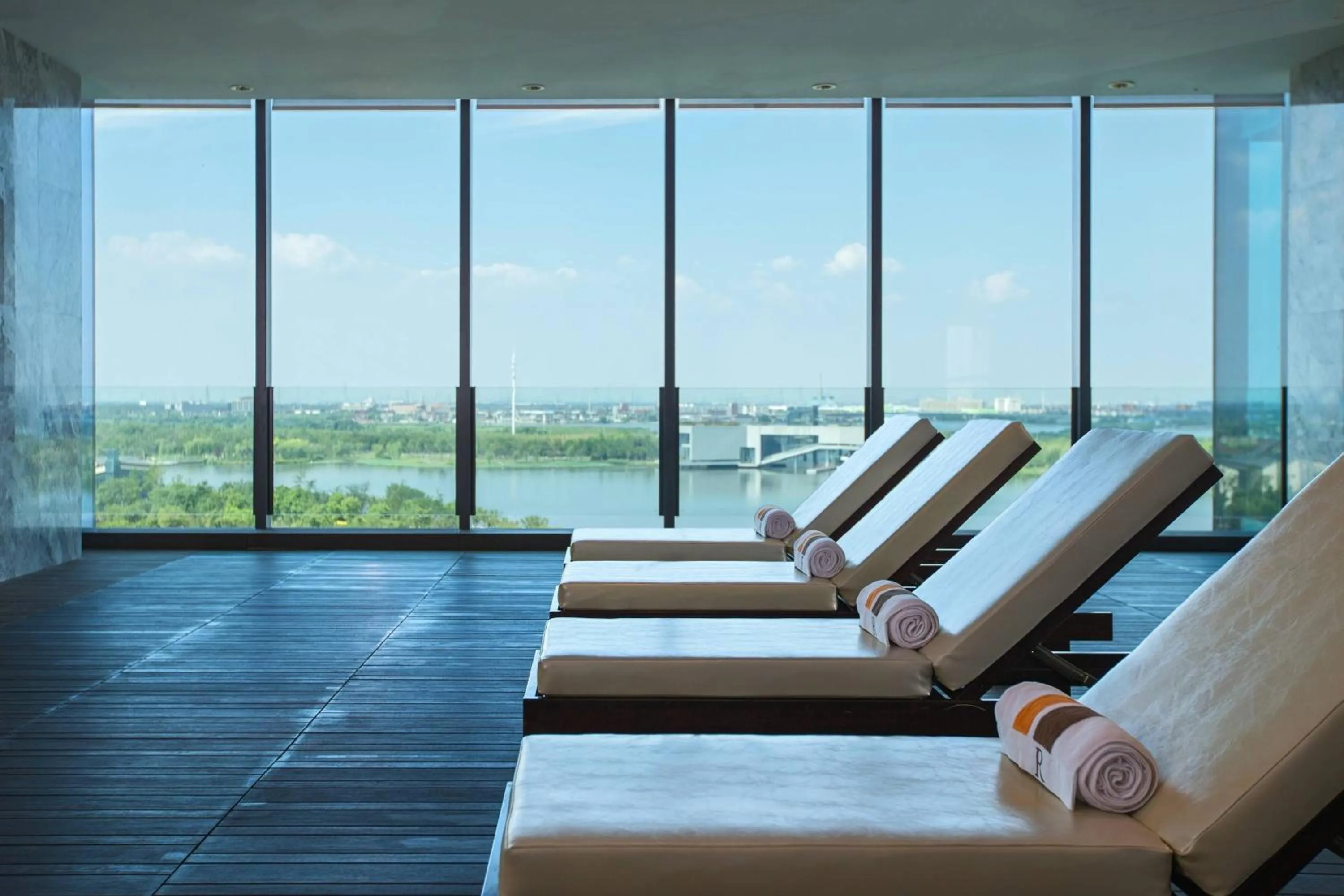 Swimming pool in Renaissance Suzhou Wujiang Hotel