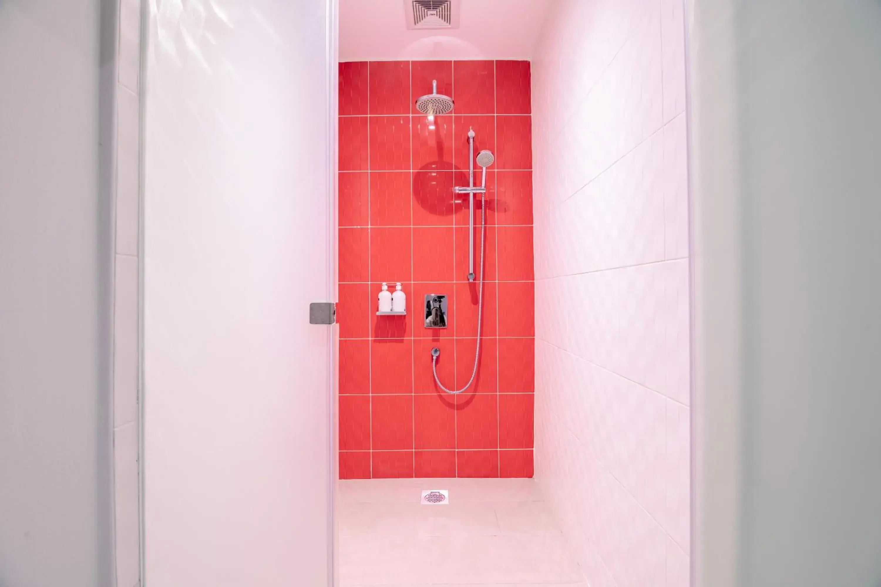 Standard Queen Room - single occupancy - Free Breakfast in Holiday Inn Express & Suites Johor Bahru by IHG Standard Queen Room - single occupancy - Free Breakfast in Holiday Inn Express & Suites Johor Bahru by IHG