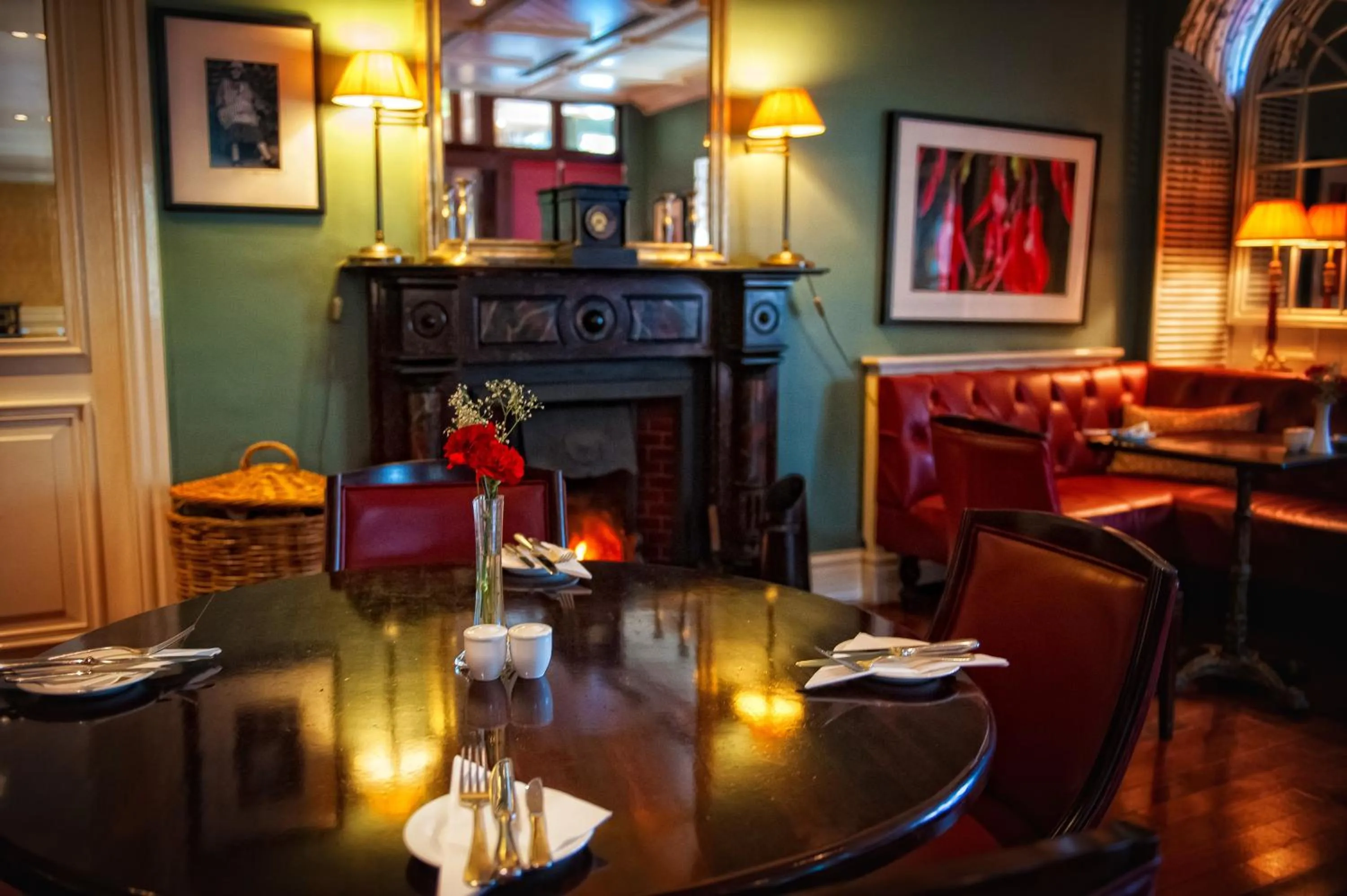 Restaurant/places to eat in Step House Hotel