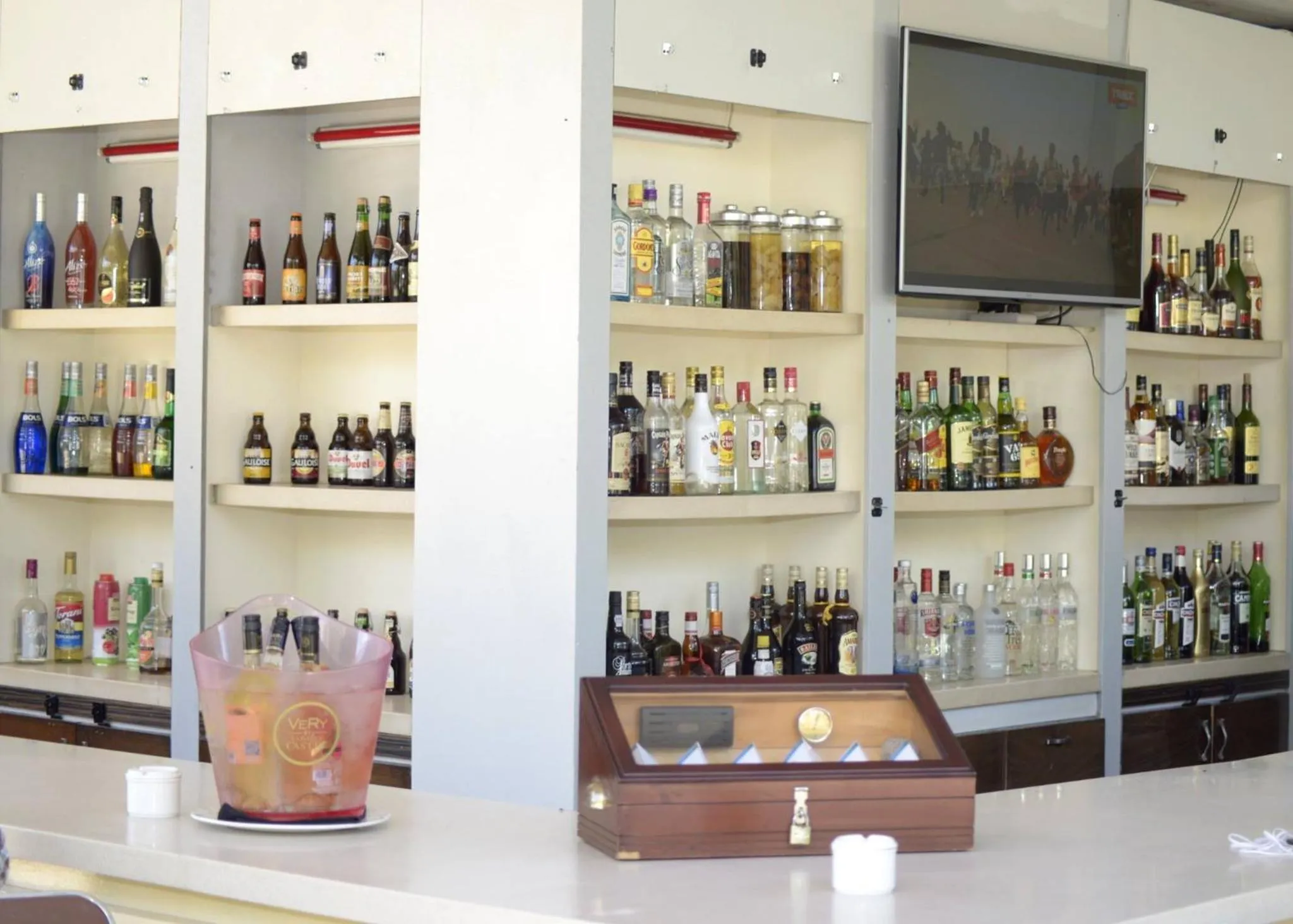Lounge or bar in Pullman Lubumbashi Grand Karavia.